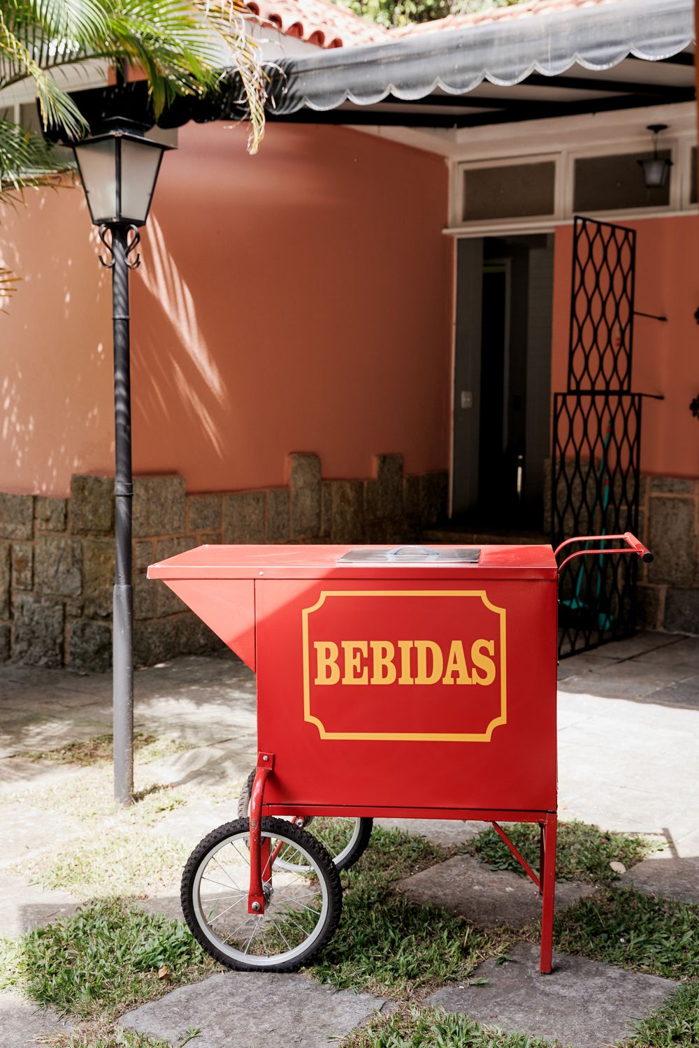 Capturando a Essência da Festa de 15 Anos da Sofia na Casa Jardins do Alto - 2 - 6