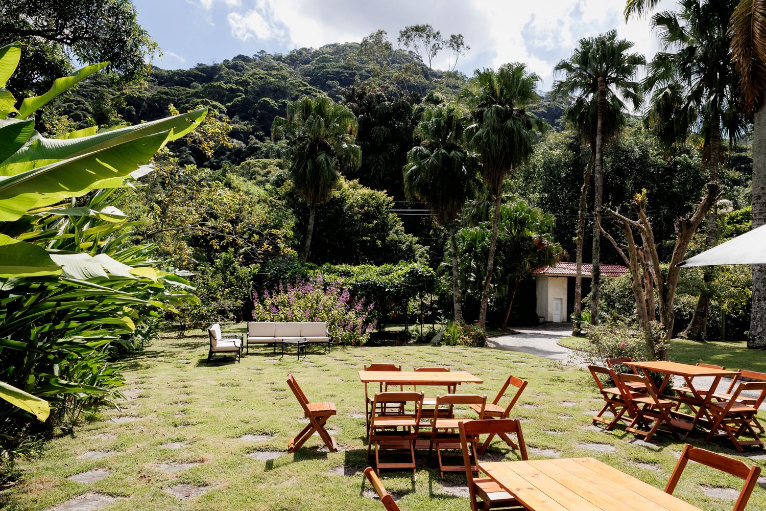 Capturando a Essência da Festa de 15 Anos da Sofia na Casa Jardins do Alto - 2 - 8
