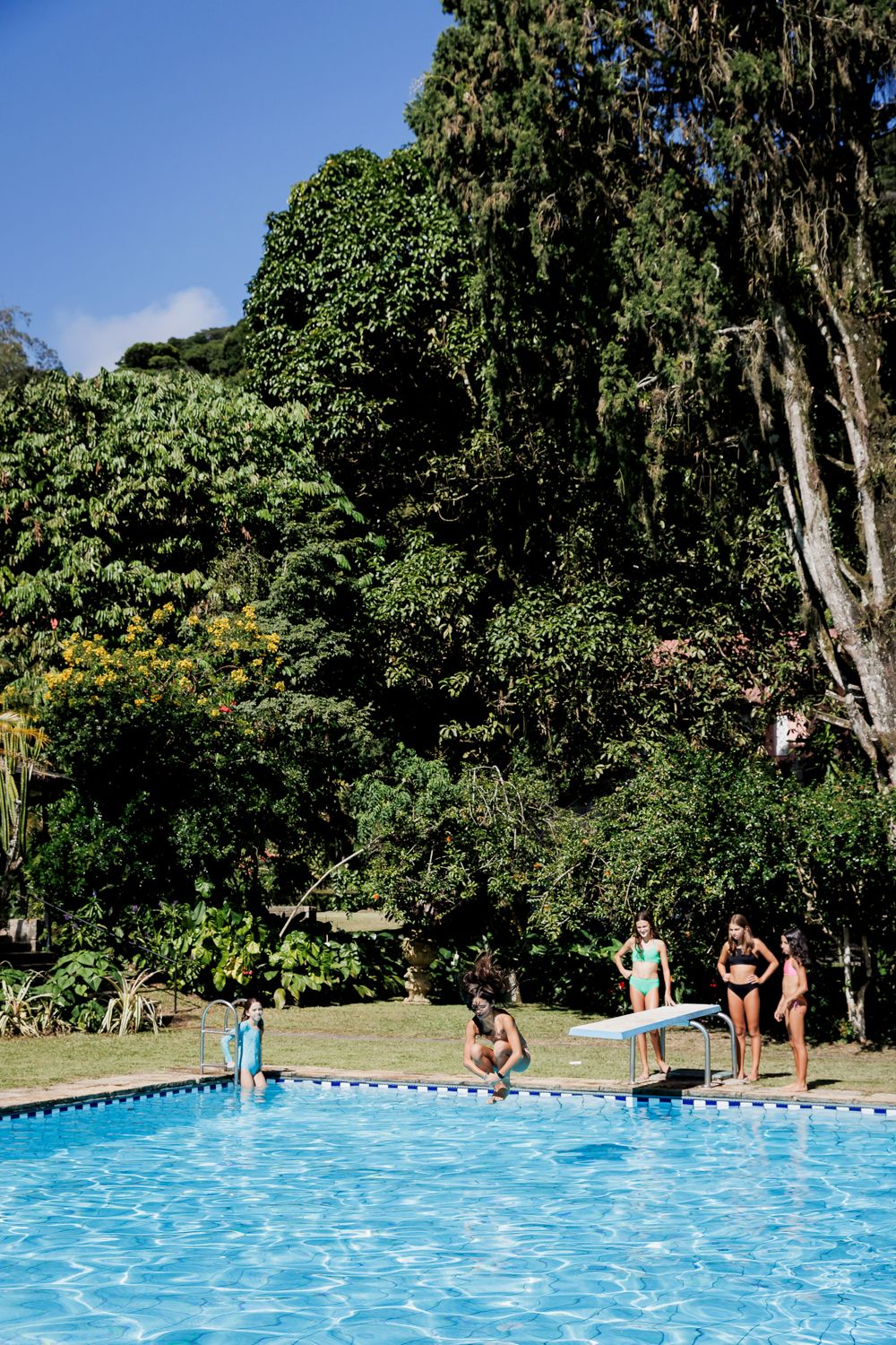 Capturando a Essência da Festa de 15 Anos da Sofia na Casa Jardins do Alto - 2 - 55