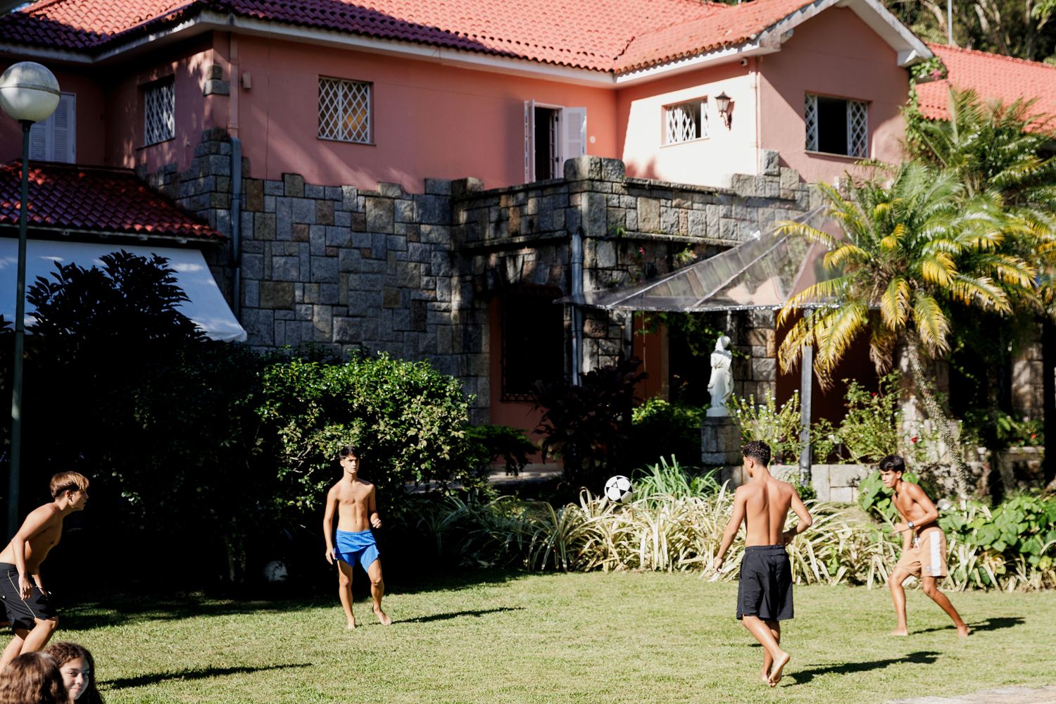 Capturando a Essência da Festa de 15 Anos da Sofia na Casa Jardins do Alto - 2 - 73