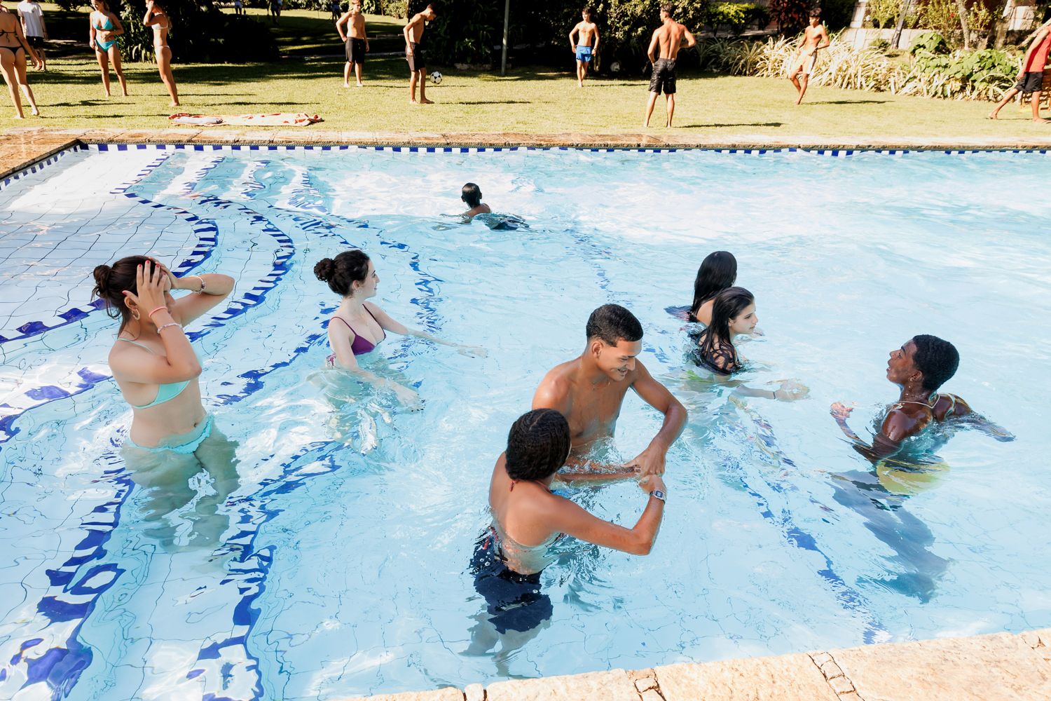 Capturando a Essência da Festa de 15 Anos da Sofia na Casa Jardins do Alto - 2 - 81