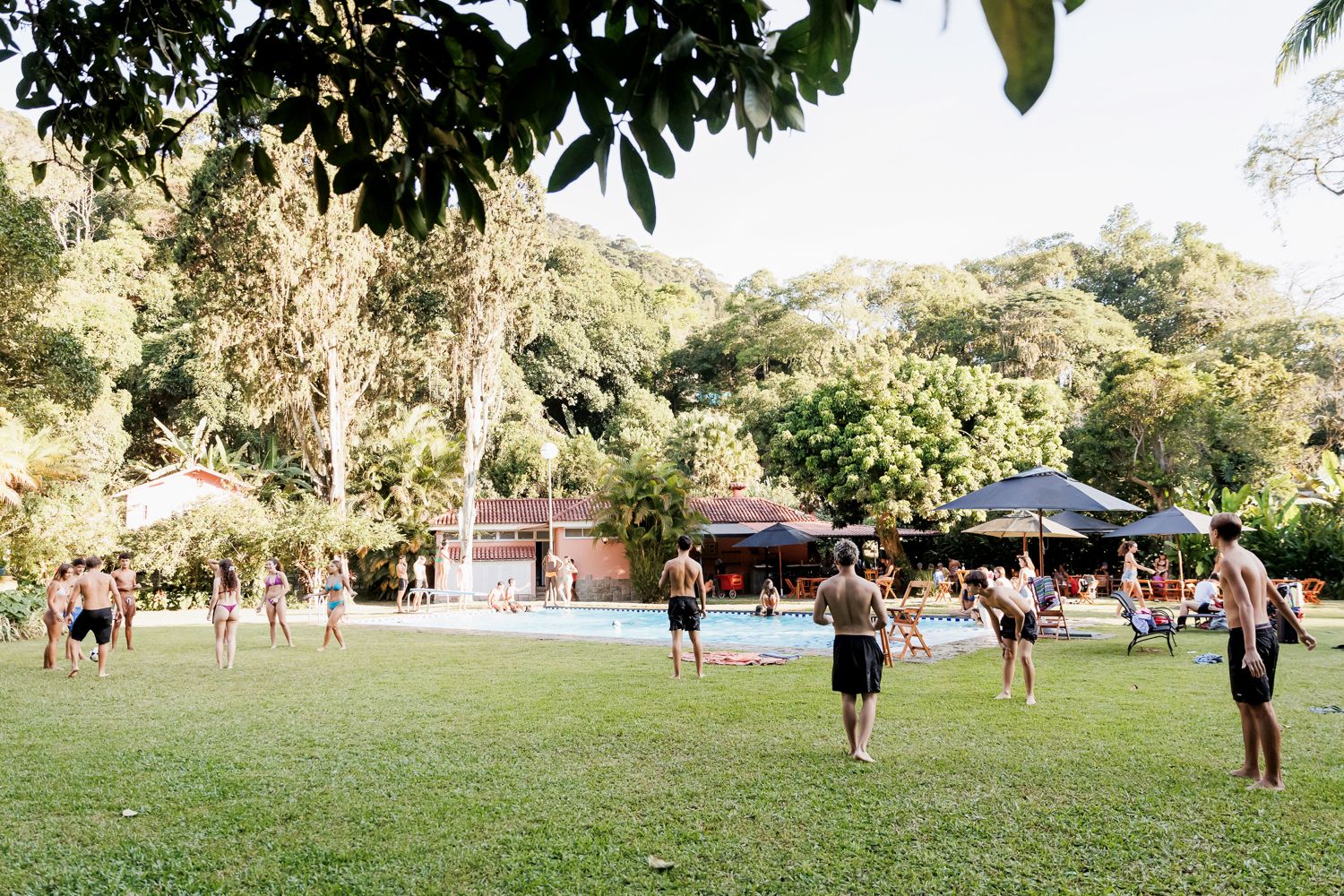 Capturando a Essência da Festa de 15 Anos da Sofia na Casa Jardins do Alto - 2 - 126