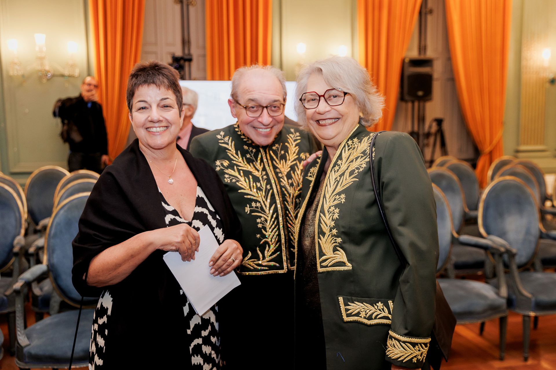 Academia Brasileira de Letras Celebra 127 Anos com Homenagens e Premiações - 2 - 0