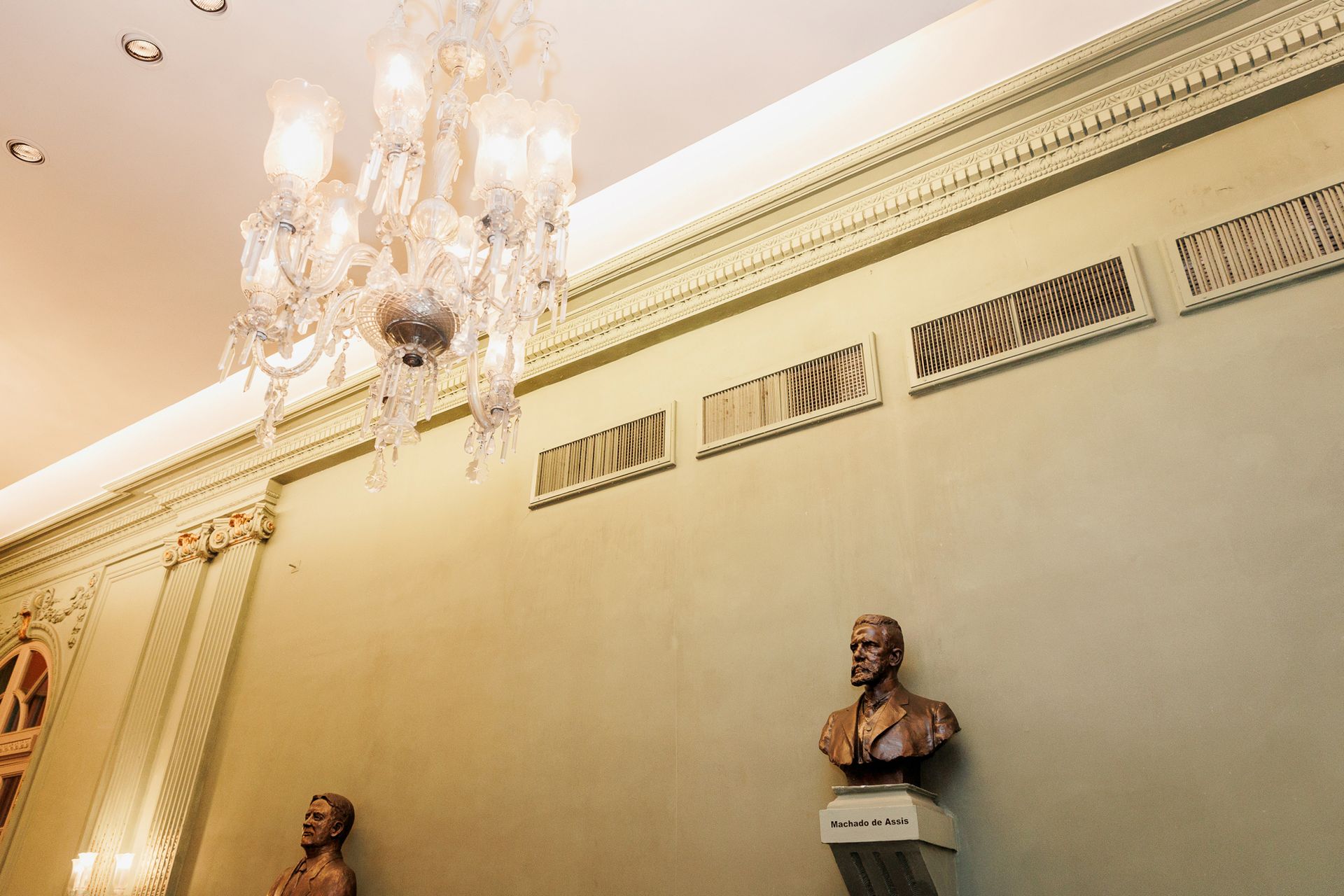 Academia Brasileira de Letras Celebra 127 Anos com Homenagens e Premiações - 2 - 100