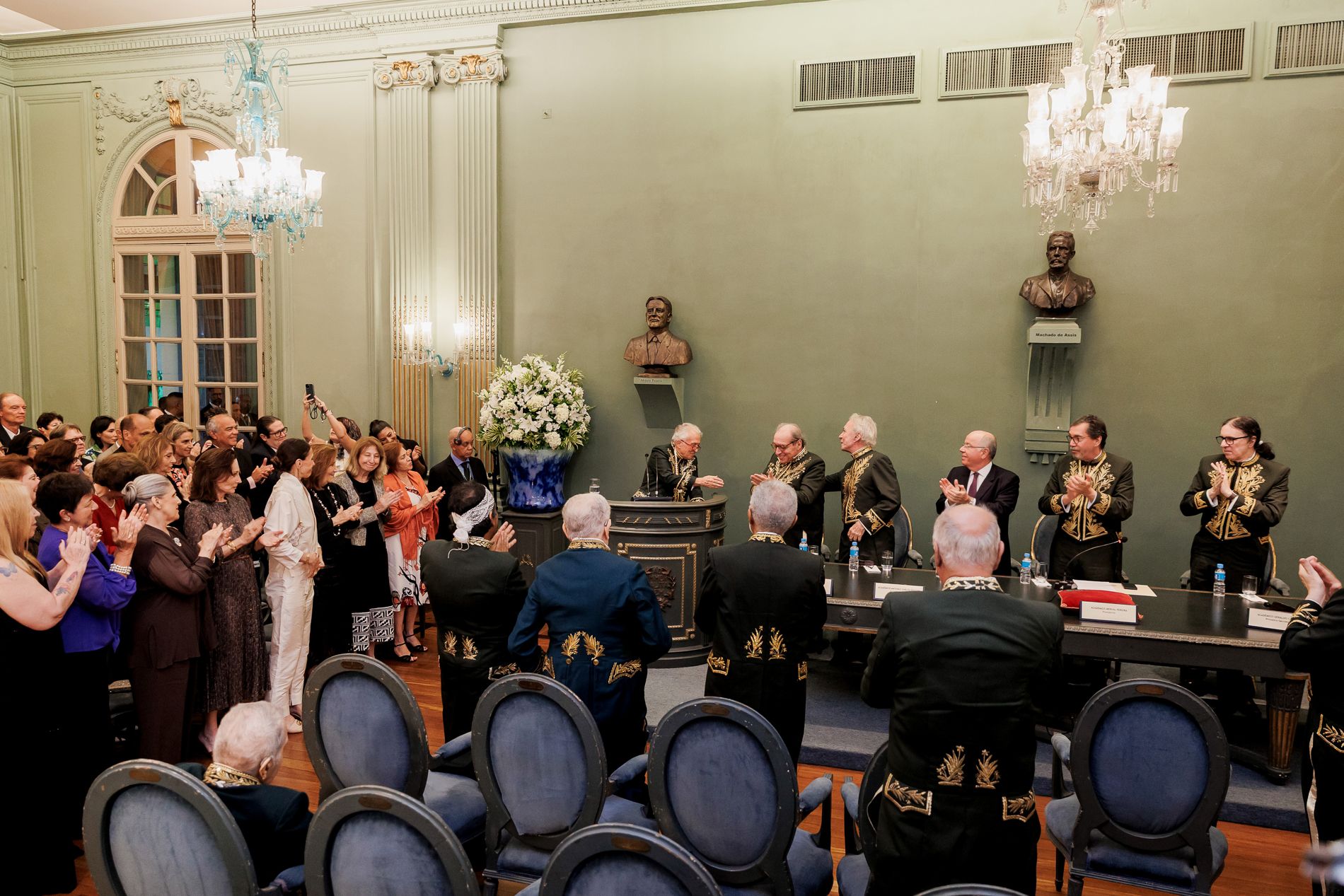 Edgard Telles Ribeiro toma posse na Academia Brasileira de Letras: uma noite histórica para a literatura brasileira - 2 - 102