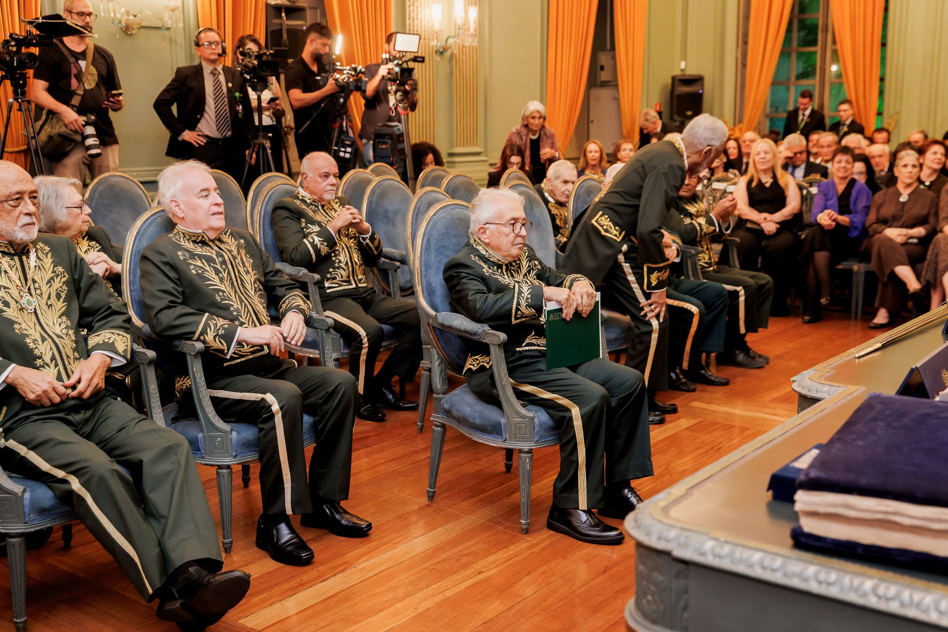 Edgard Telles Ribeiro toma posse na Academia Brasileira de Letras: uma noite histórica para a literatura brasileira - 2 - 73