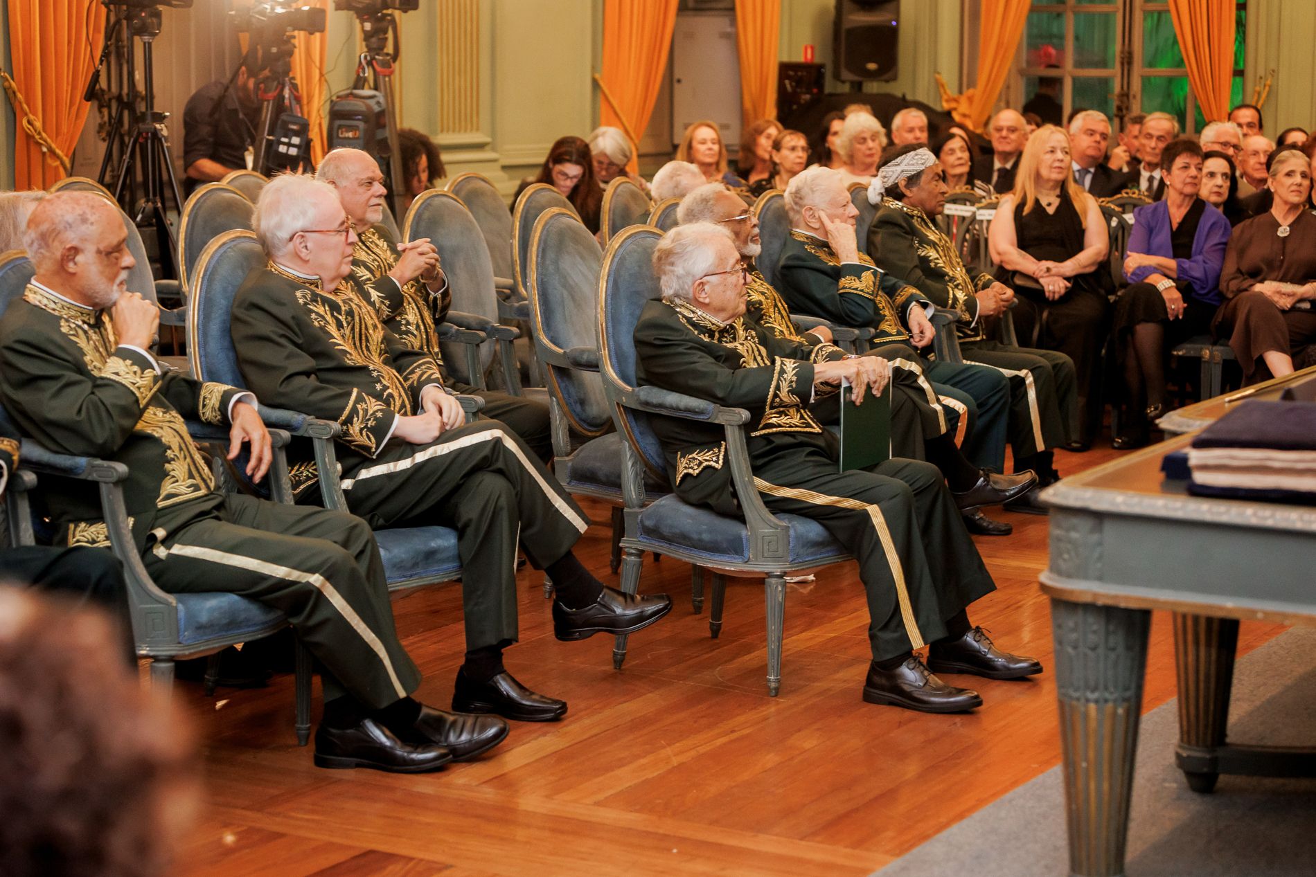 Edgard Telles Ribeiro toma posse na Academia Brasileira de Letras: uma noite histórica para a literatura brasileira - 2 - 85