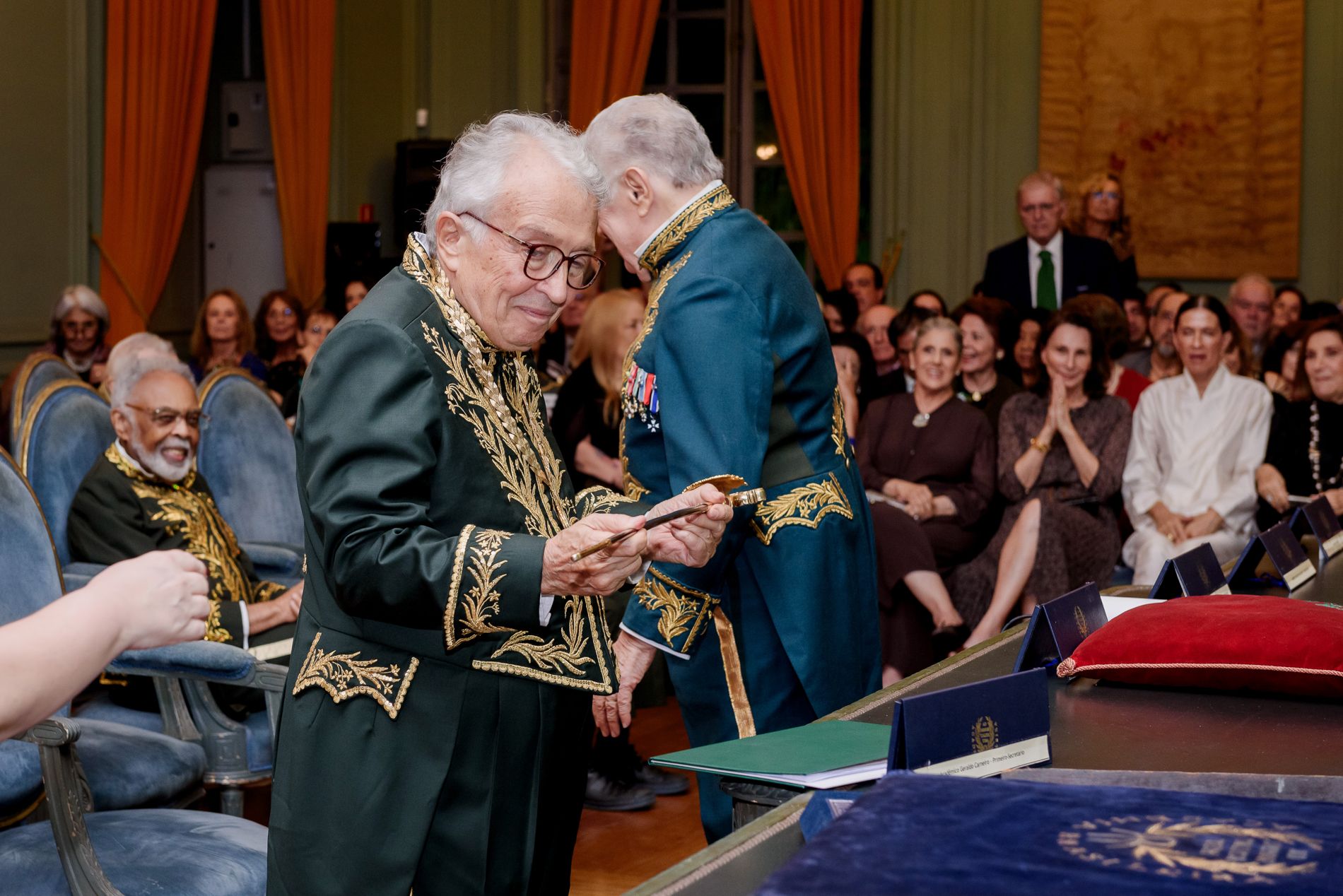 Edgard Telles Ribeiro toma posse na Academia Brasileira de Letras: uma noite histórica para a literatura brasileira - 2 - 92