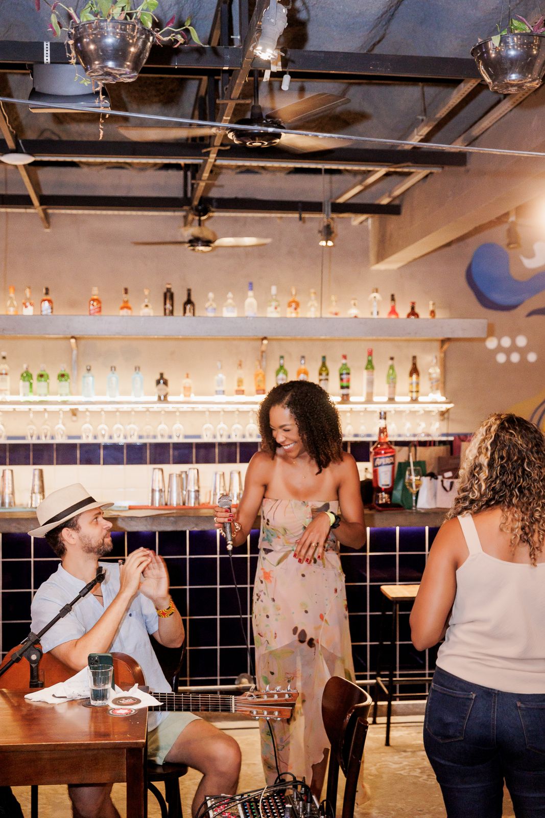 Aniversário de Abdulay no Espaço Huff, na Gávea: uma tarde entre amigos com trilha dos anos 90 e 2000 - 2 - 59