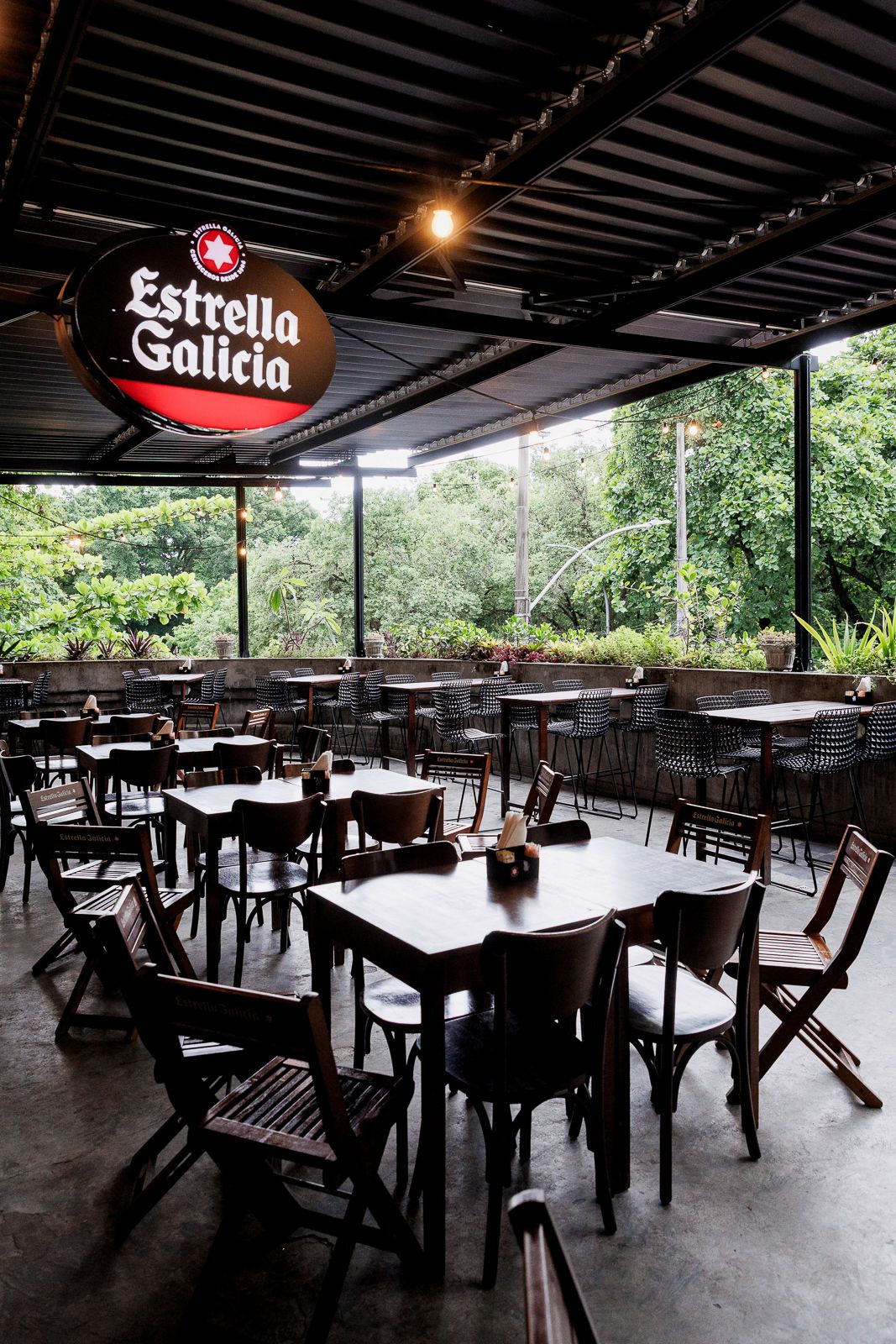 Aniversário de Abdulay no Espaço Huff, na Gávea: uma tarde entre amigos com trilha dos anos 90 e 2000 - 2 - 6