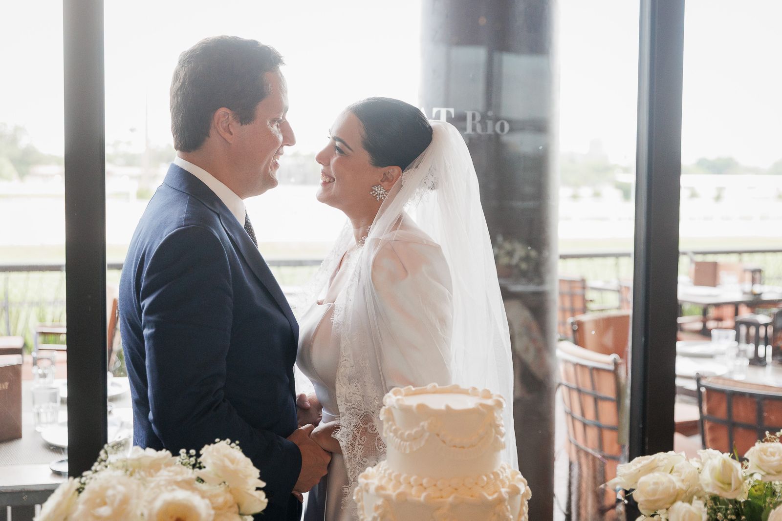 Mini Wedding no Mosteiro de São Bento: o casamento intimista de Larissa e Guilherme - 2 - 104