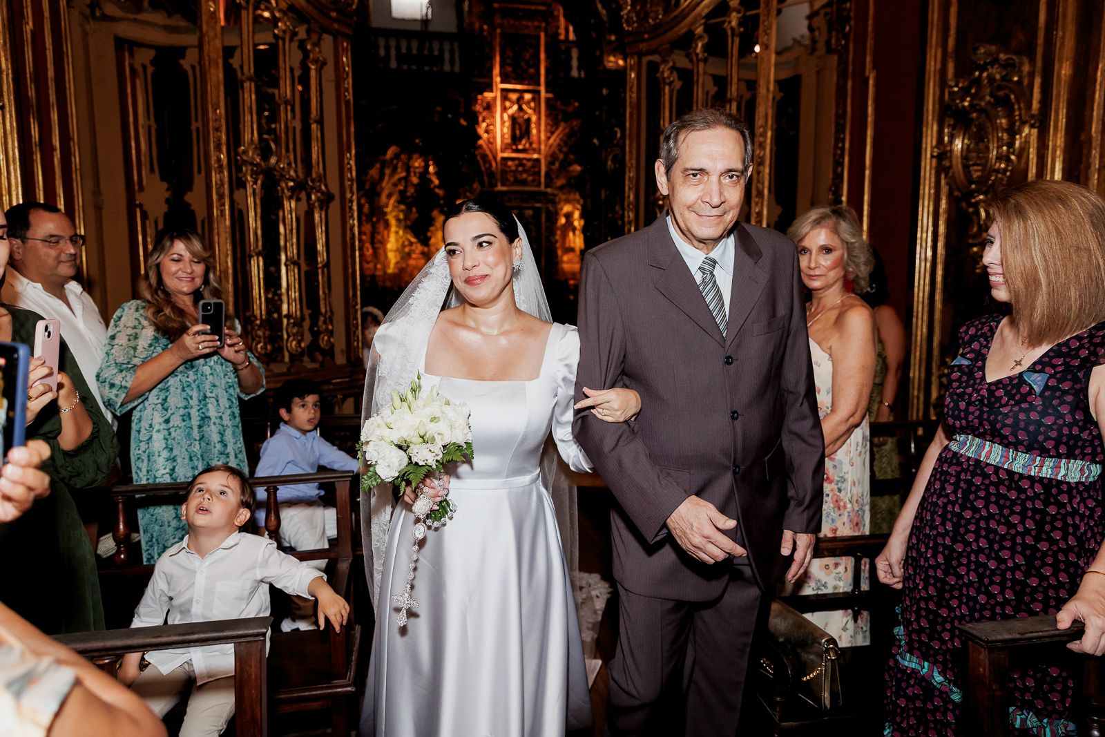 Mini Wedding no Mosteiro de São Bento: o casamento intimista de Larissa e Guilherme - 2 - 29