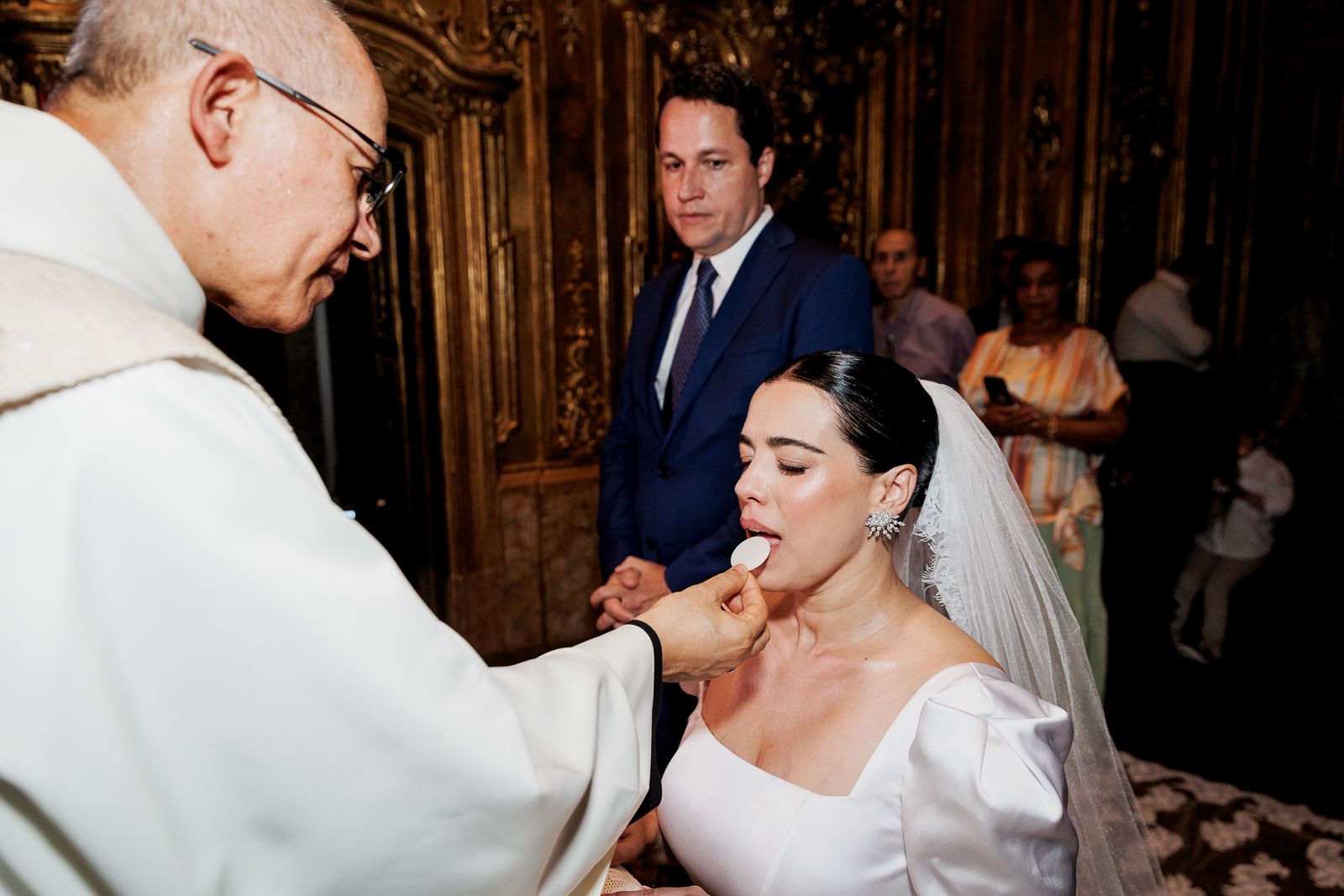 Mini Wedding no Mosteiro de São Bento: o casamento intimista de Larissa e Guilherme - 2 - 53