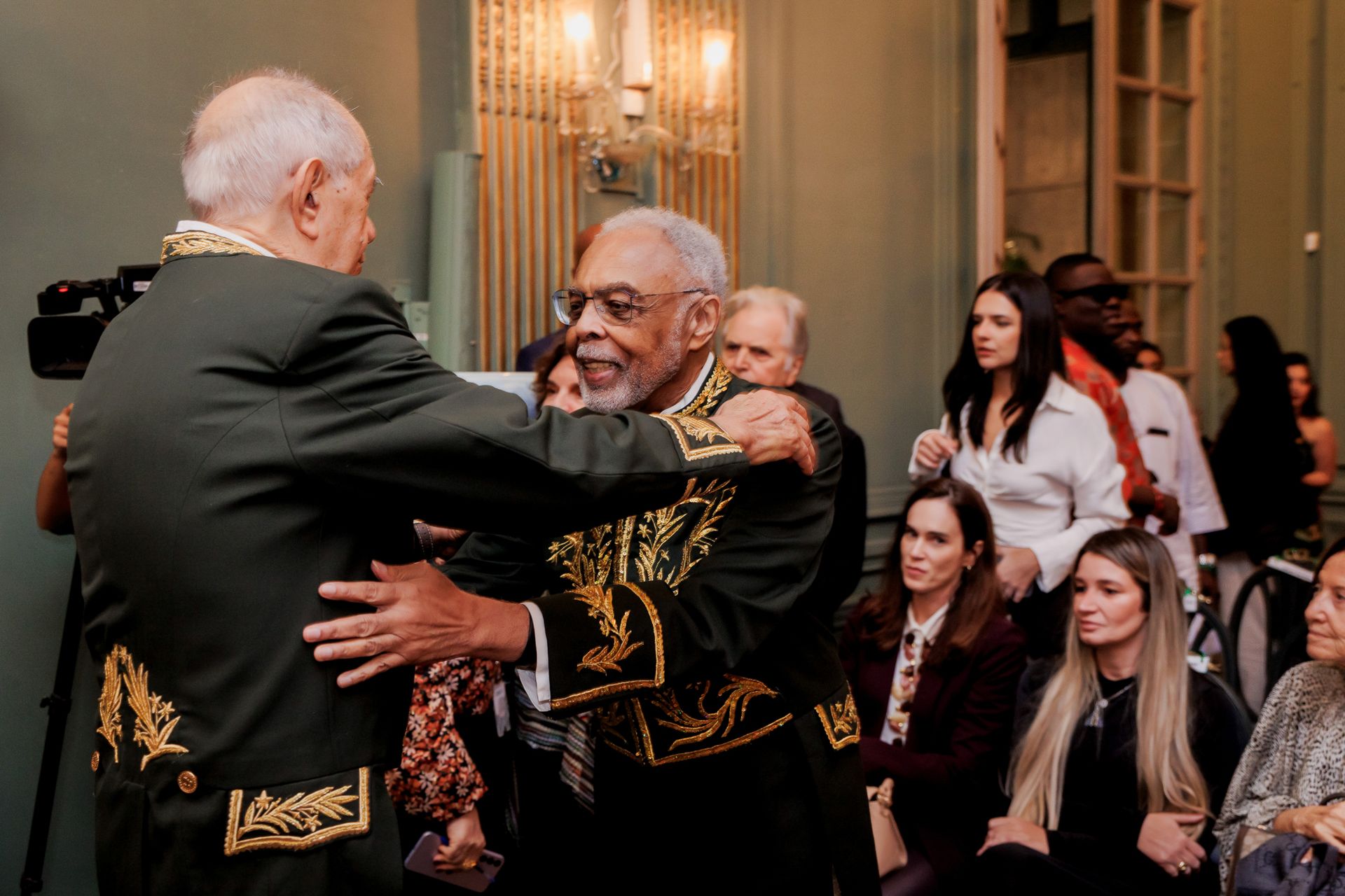 Academia Brasileira de Letras celebra 129 anos com homenagens e premiações - 2 - 42