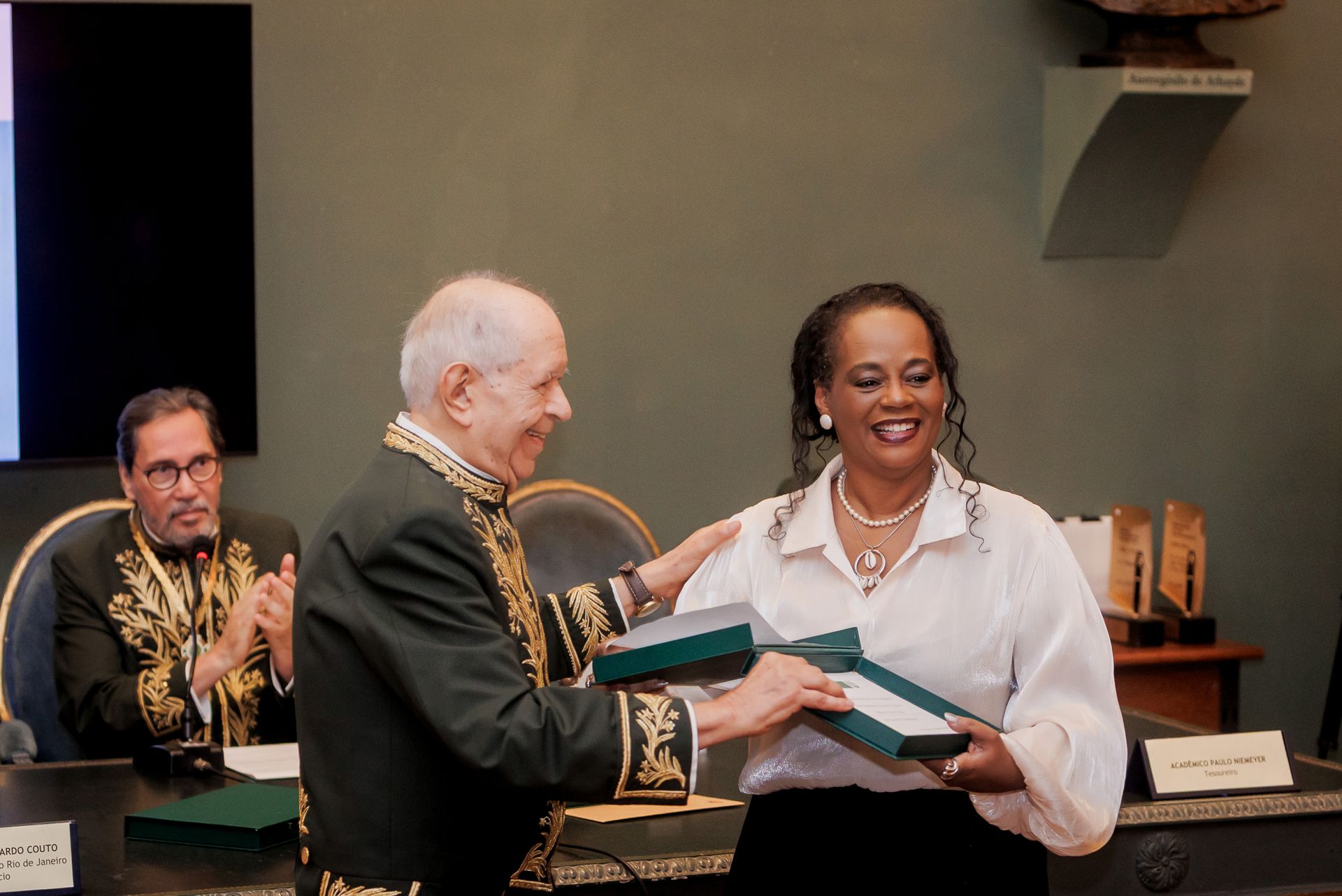 Academia Brasileira de Letras celebra 129 anos com homenagens e premiações - 2 - 68