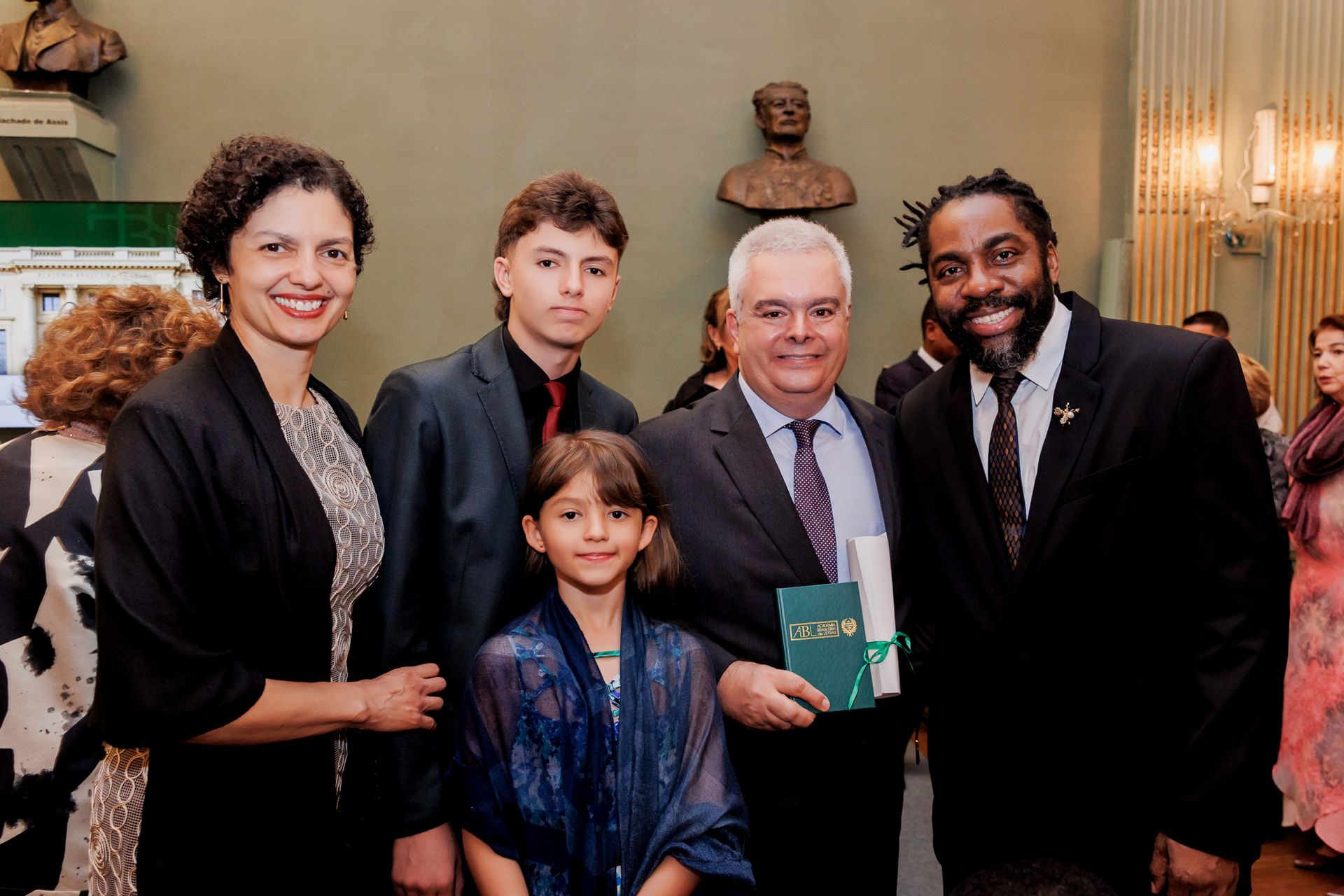 Academia Brasileira de Letras celebra 129 anos com homenagens e premiações - 2 - 73