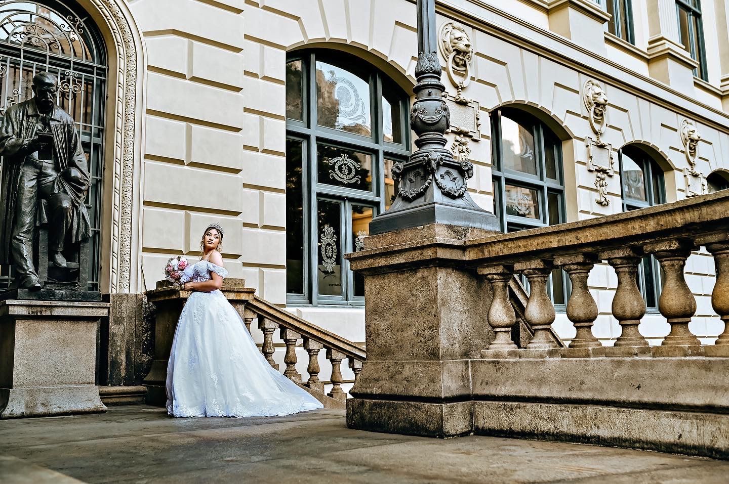 Como escolher o seu vestido de noiva em 5 passos Siga esses 5 passos para escolher o vestido de noiva perfeito para você ARRASAR no dia do seu casamento por @hortencianoivas - 2 - 8