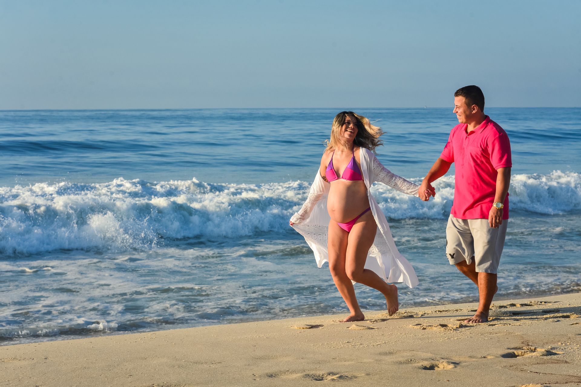 Stephanie e Nilton em um ensaio de gestante lindo, valeu a pena acordar cedo pra curtir um lindo nascer do sol na praia da Reserva no RJ - 2 - 1