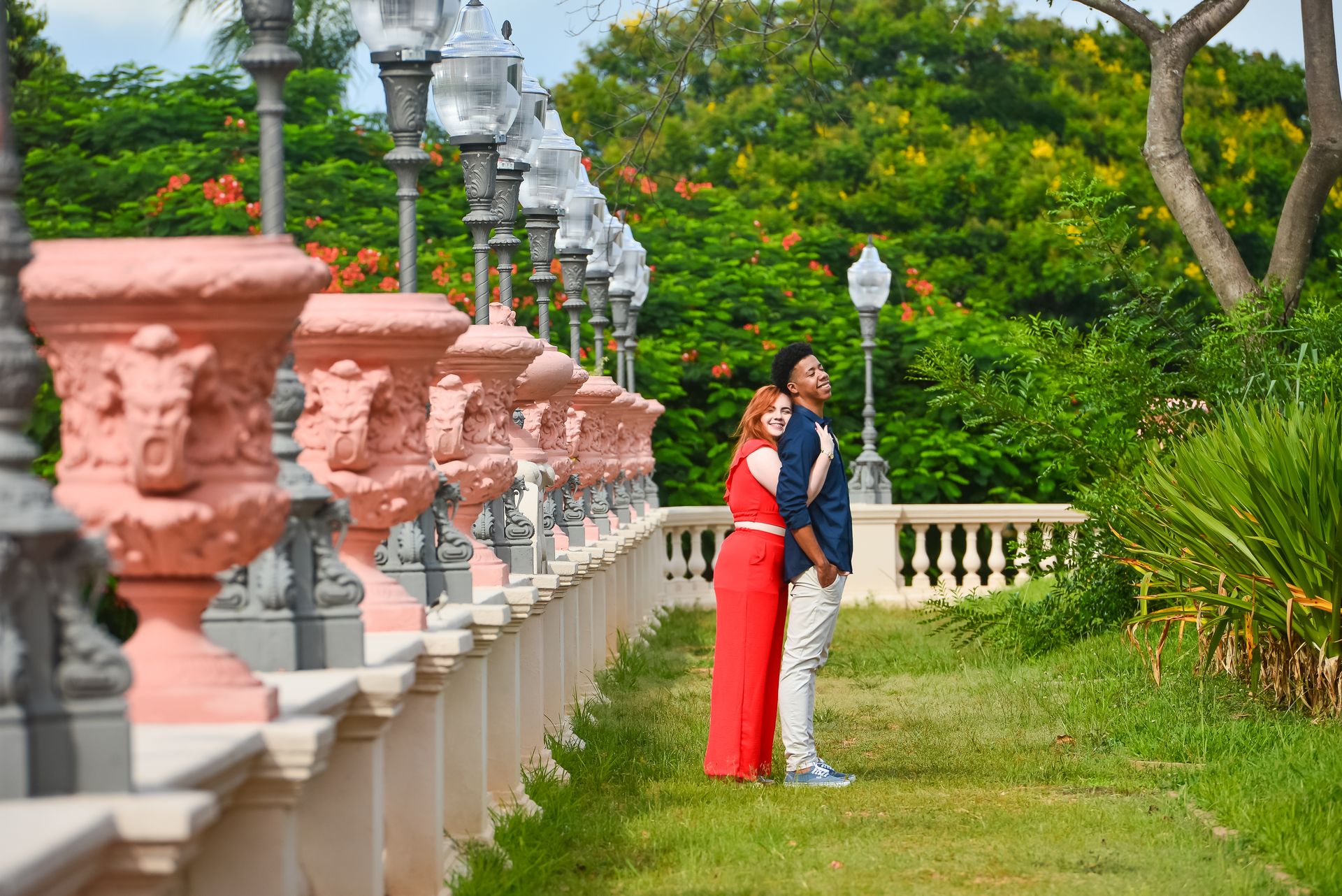 O ensaio pré wedding de João e Jessica foi realizado na Quinta da boa vista, mas parece que foi na Europa. - 2 - 2