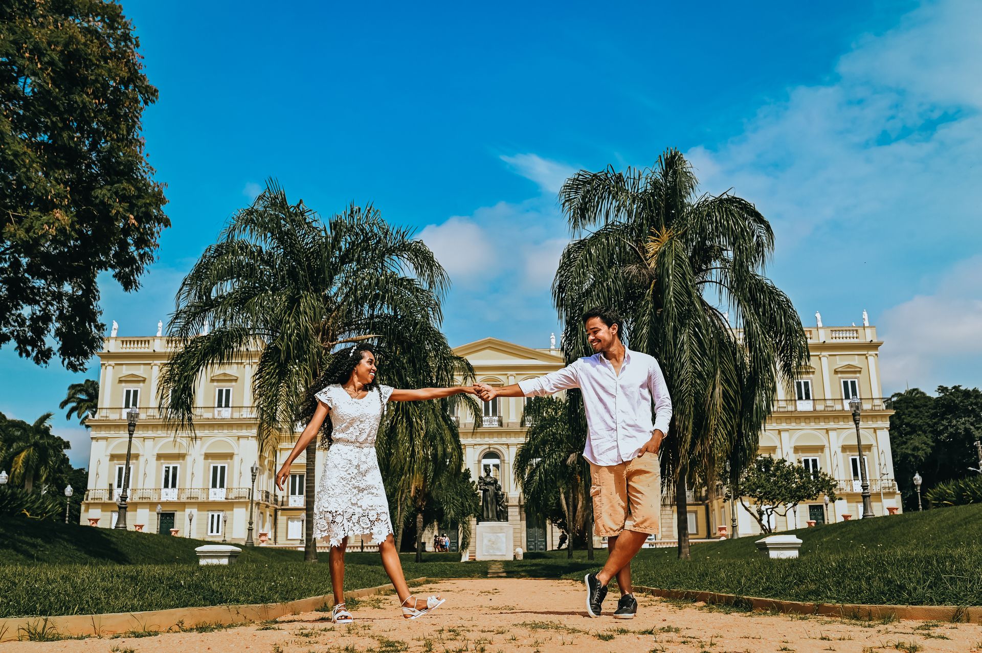 O ensaio pré wedding do Gabriel e Regina, foi uma experiência espiritual e de conexão com o divino. - 2 - 5