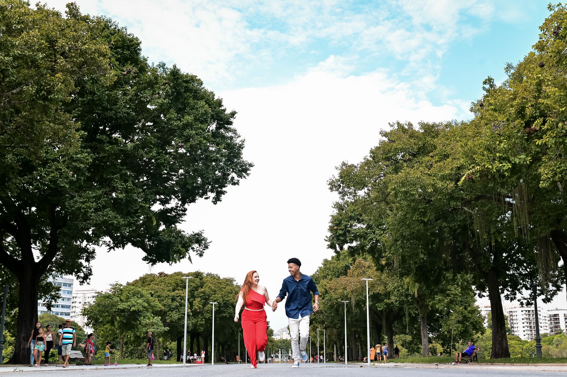 O ensaio pré wedding de João e Jessica foi realizado na Quinta da boa vista, mas parece que foi na Europa. - 2 - 5