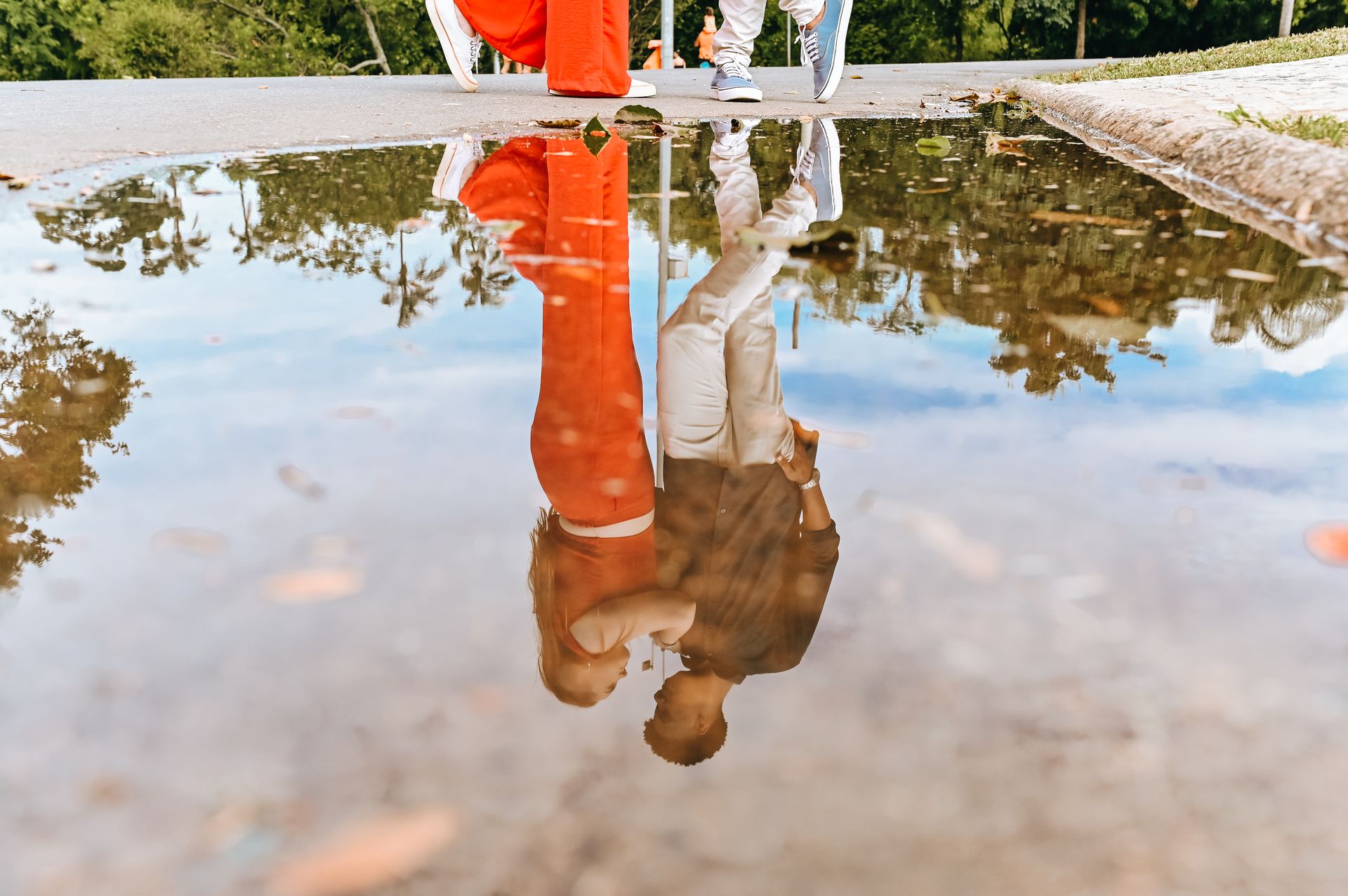 O ensaio pré wedding de João e Jessica foi realizado na Quinta da boa vista, mas parece que foi na Europa. - 2 - 12