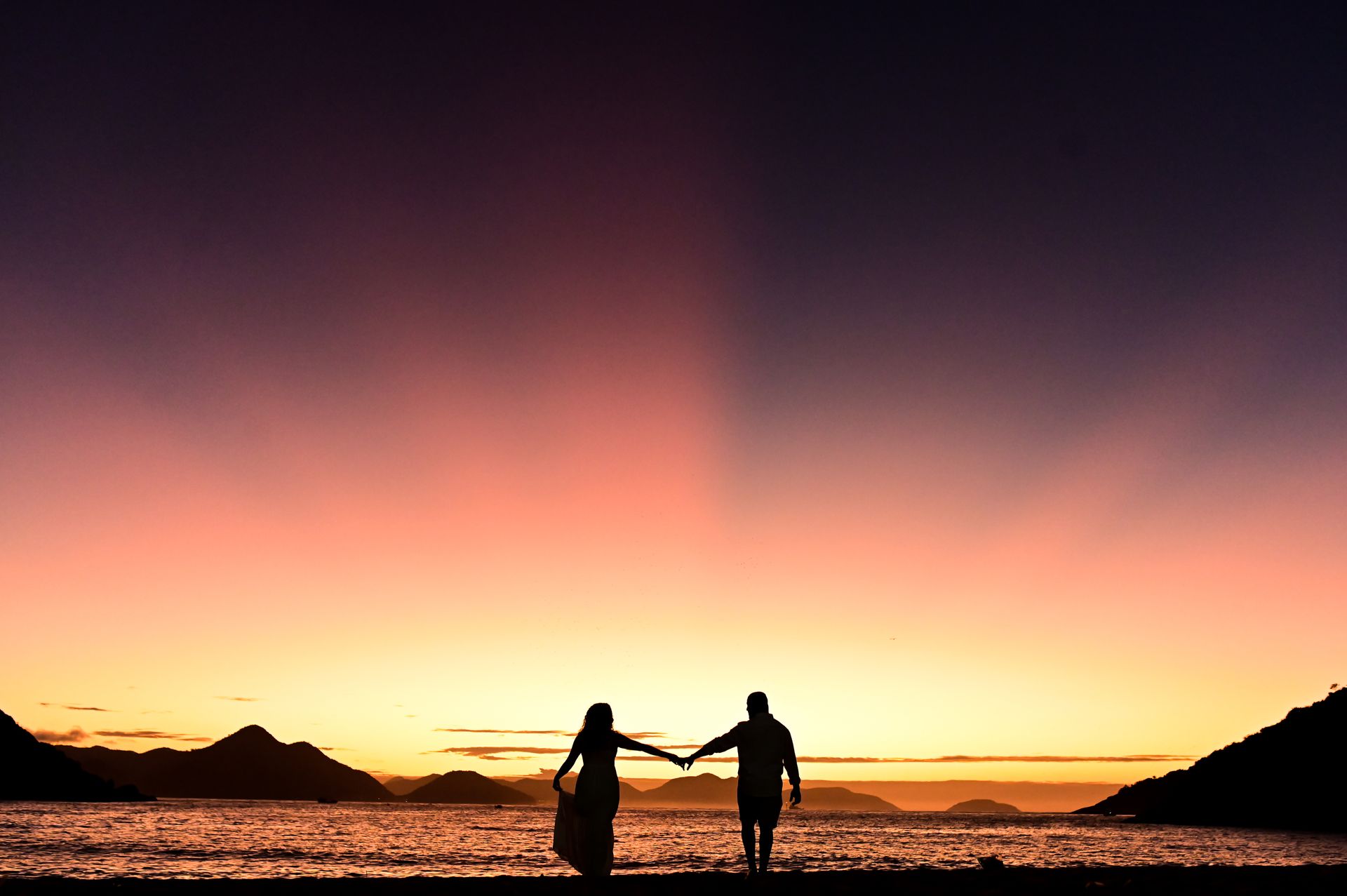 Ensaio pré casamento da Vitória e Sidclei foi simplesmente uma limpesa esperitual, pegamos o sol nascendo na praia vermelha na urca. - 2 - 4