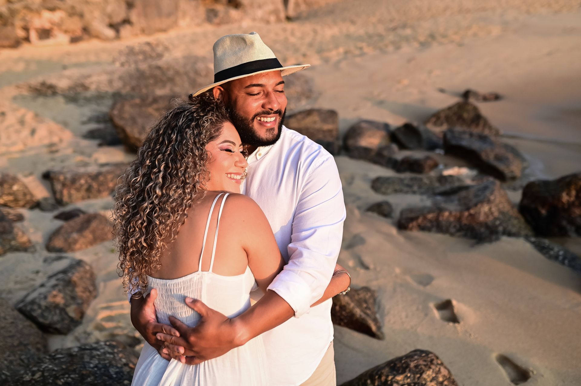 Ensaio pré casamento da Vitória e Sidclei foi simplesmente uma limpesa esperitual, pegamos o sol nascendo na praia vermelha na urca. - 2 - 9