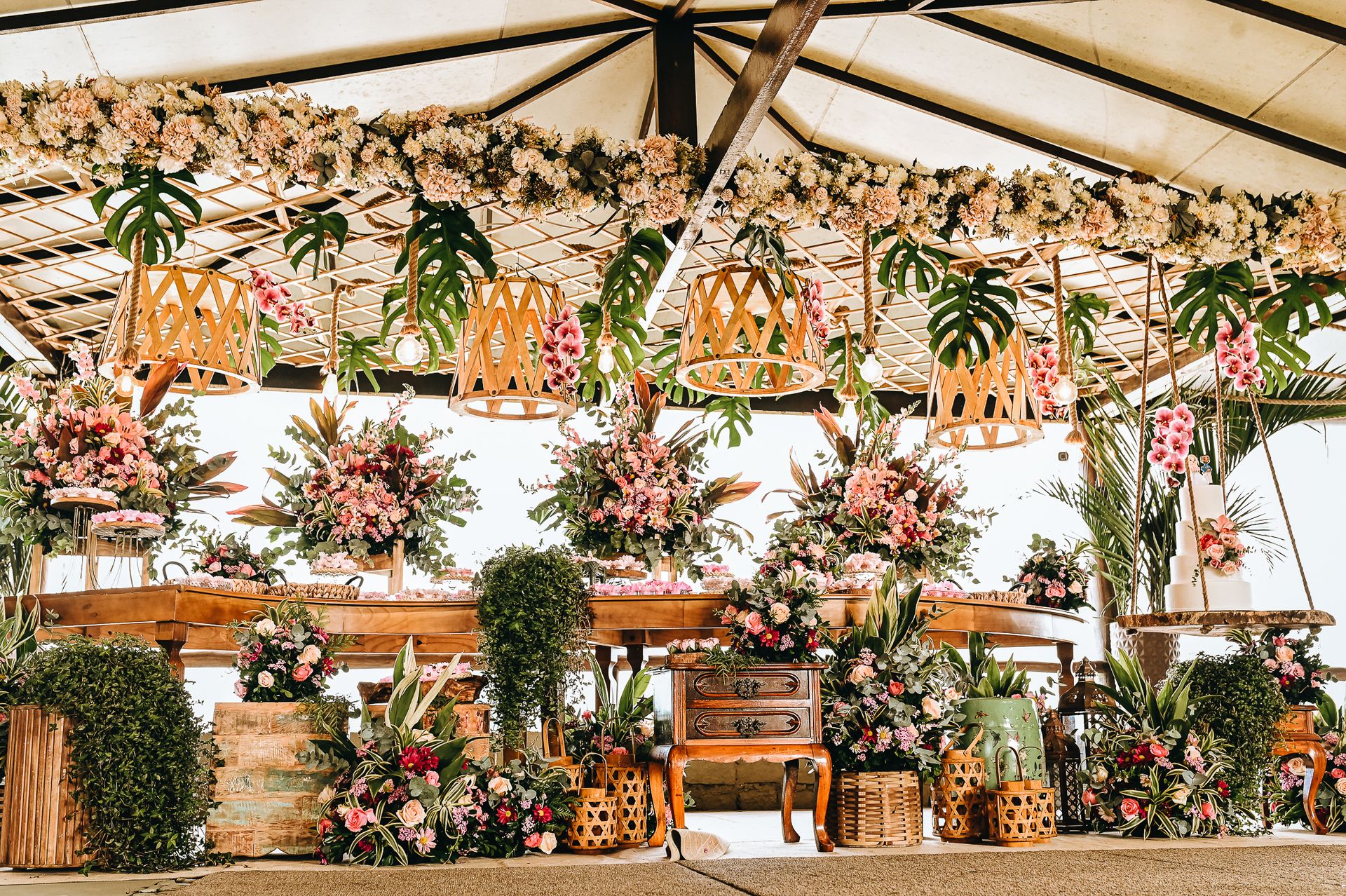 "O Poder Transformador da Decoração de Casamento: Tornando Momentos Inesquecíveis" - 2 - 8