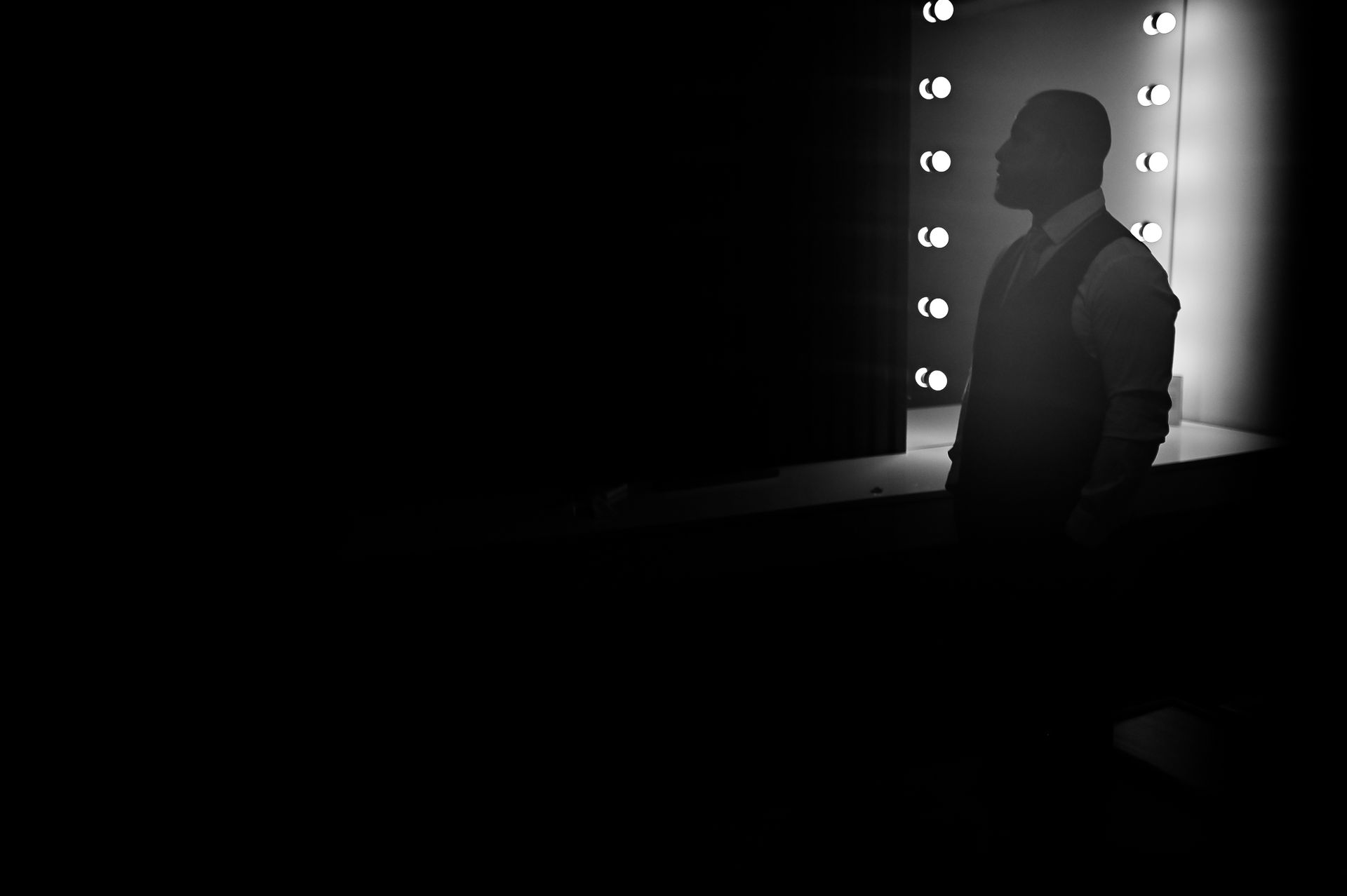 "Amor em Sintonia: A Jornada de Vitoria e Sidicley" - 2 - 3