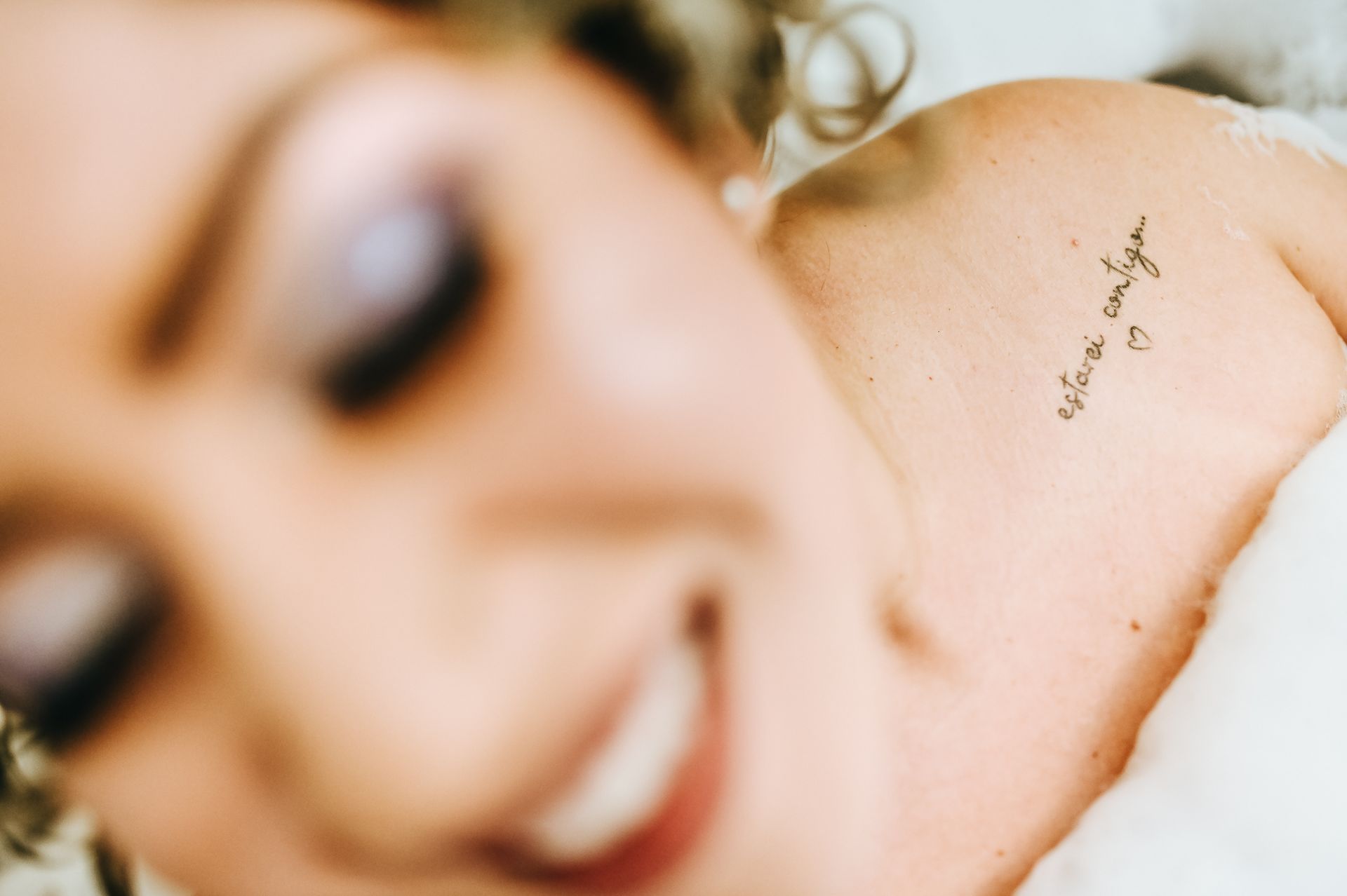 "Amor em Sintonia: A Jornada de Vitoria e Sidicley" - 2 - 19