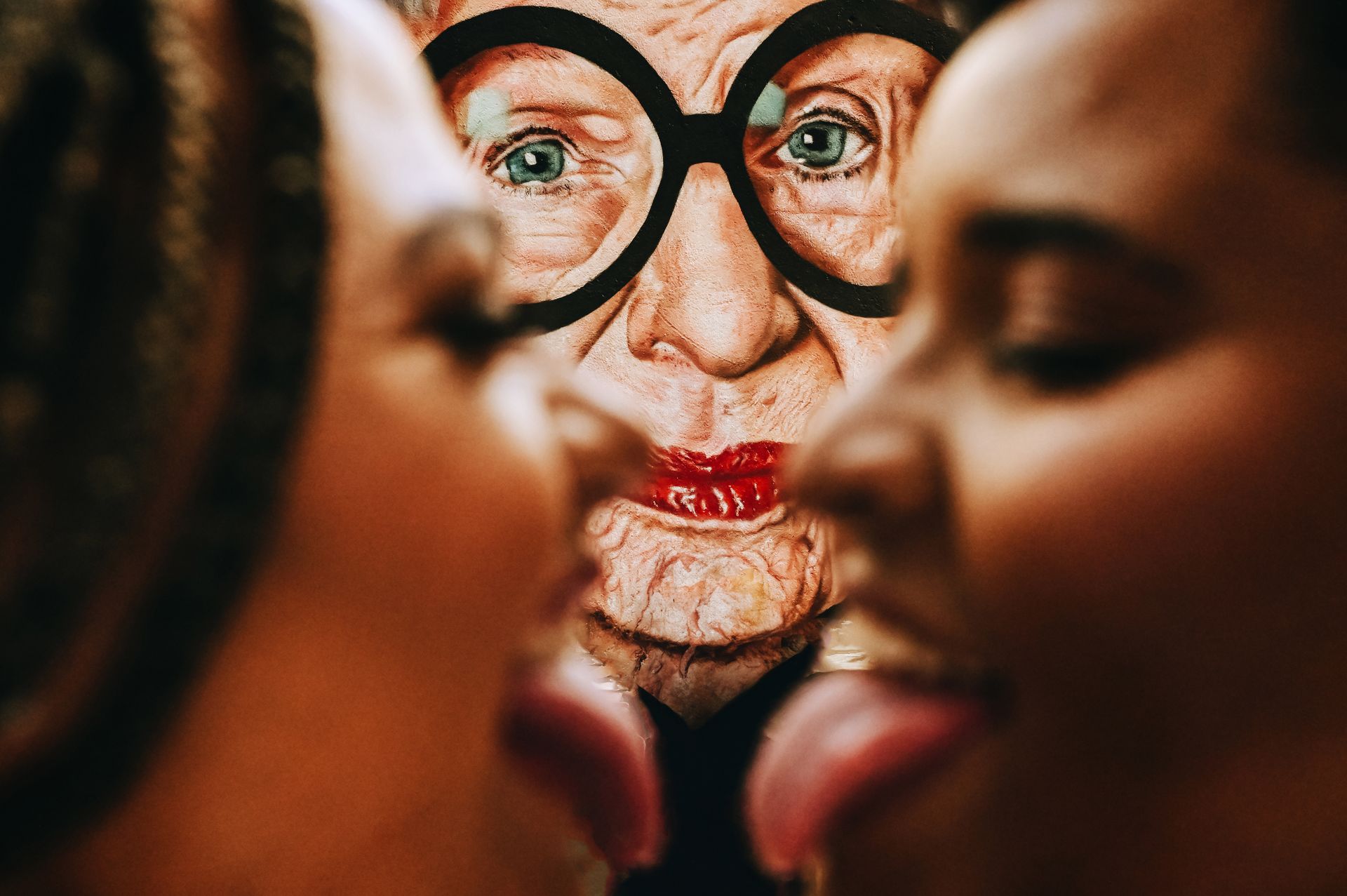 "Thaiara e Thalita: O Amor que Venceu o Preconceito nos Arcos da Lapa" - 2 - 5