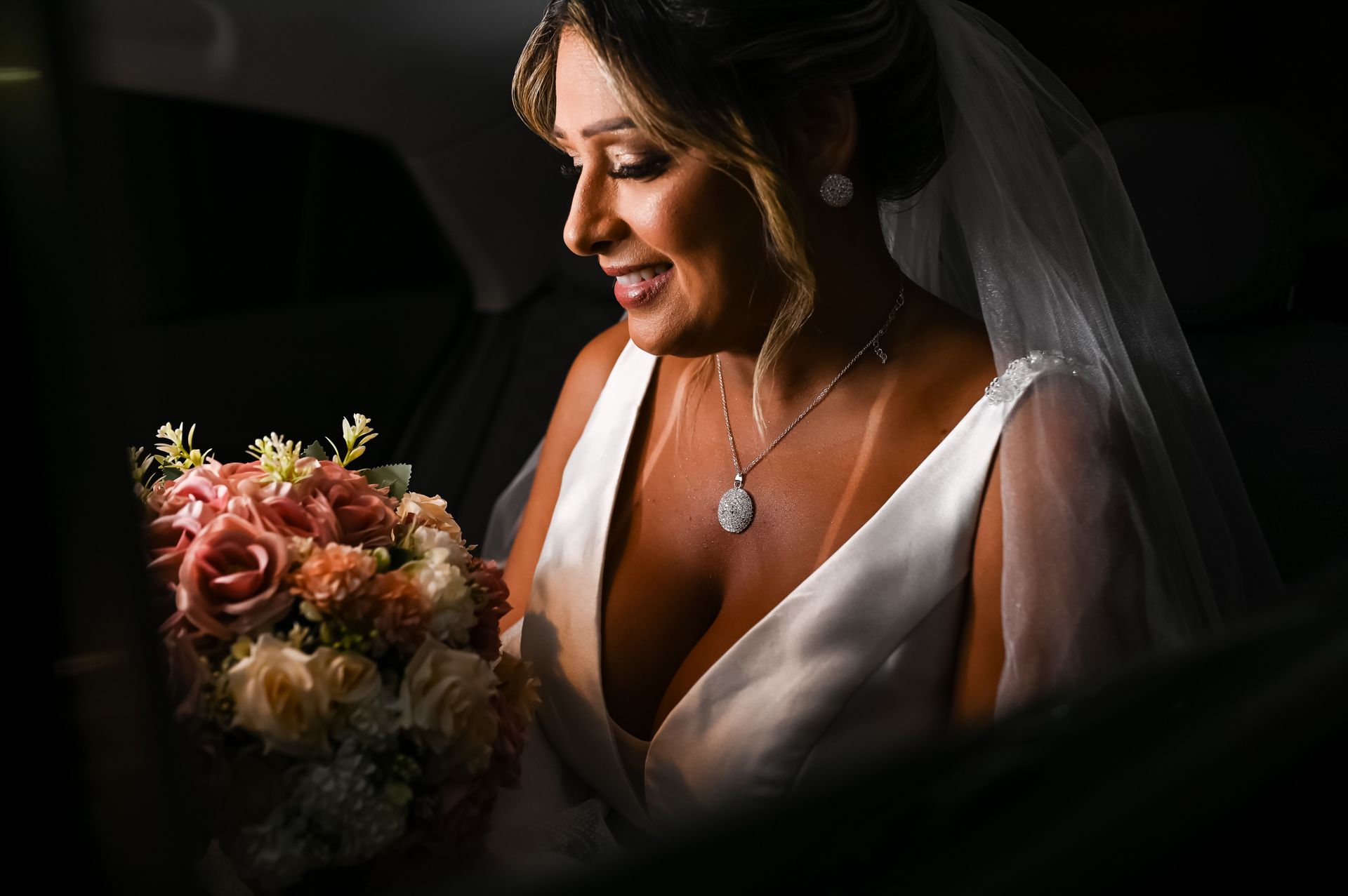 "União Celestial: O Casamento Abençoado de Gabriela e Rafael" - 2 - 4