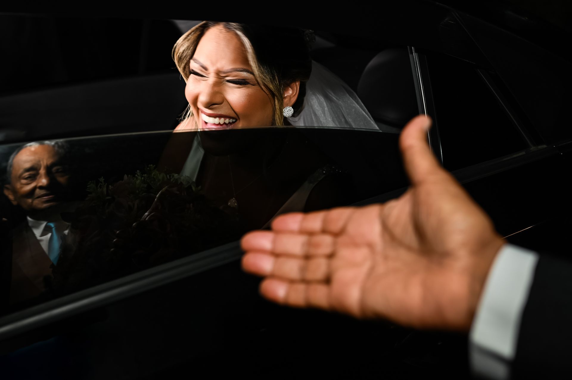 "União Celestial: O Casamento Abençoado de Gabriela e Rafael" - 2 - 0