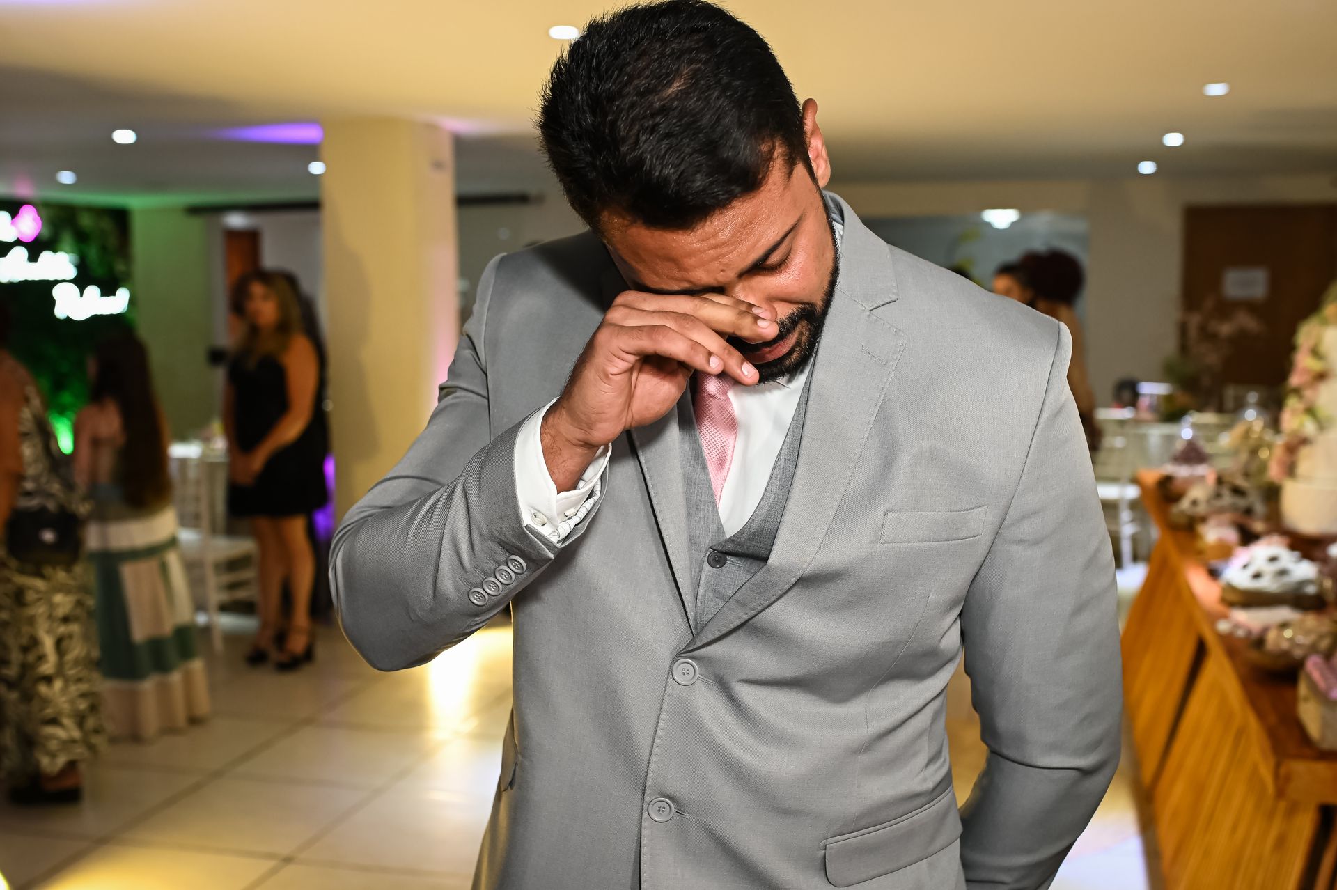 "União Celestial: O Casamento Abençoado de Gabriela e Rafael" - 2 - 2