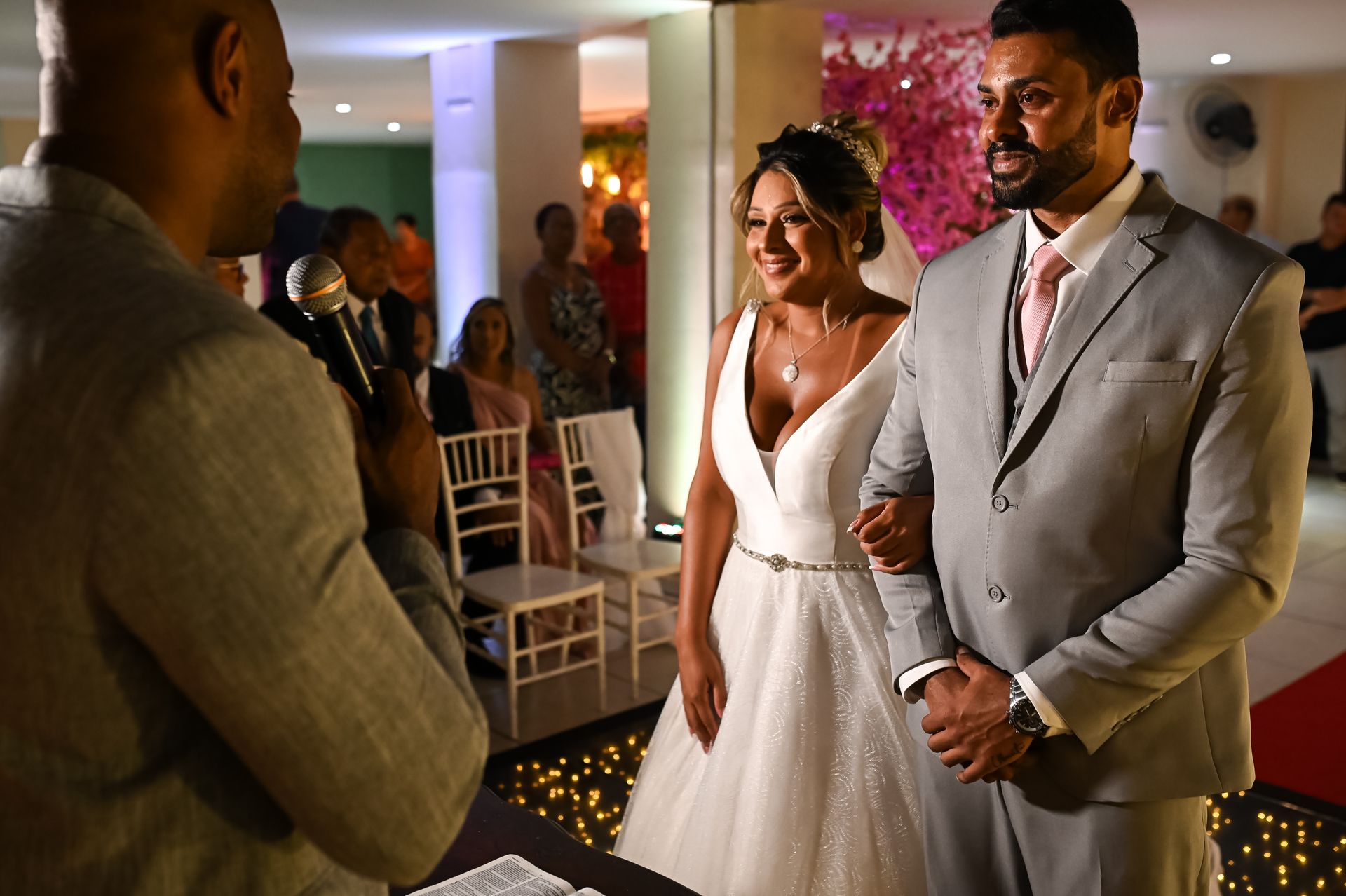 "União Celestial: O Casamento Abençoado de Gabriela e Rafael" - 2 - 5