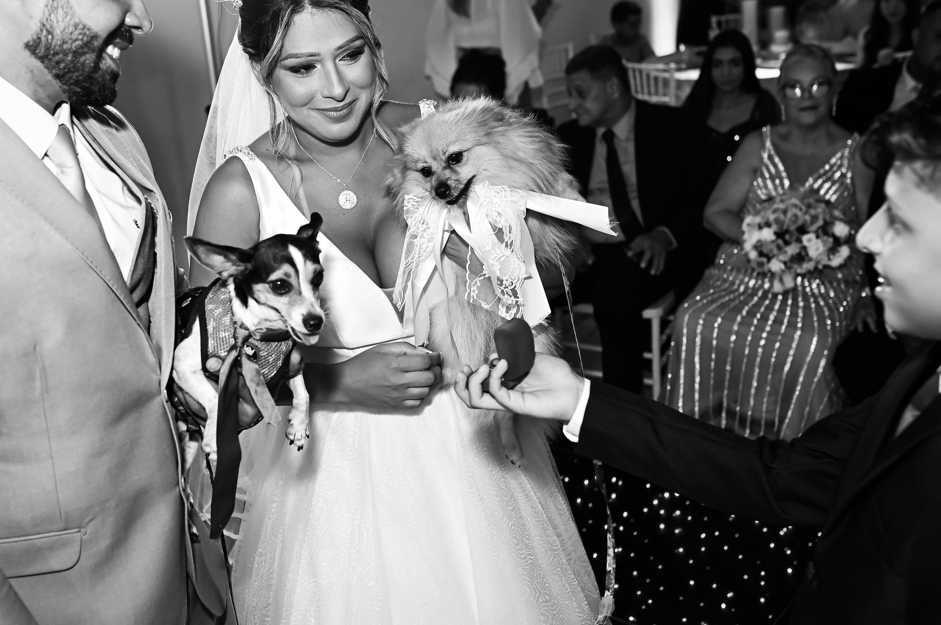 "União Celestial: O Casamento Abençoado de Gabriela e Rafael" - 2 - 8