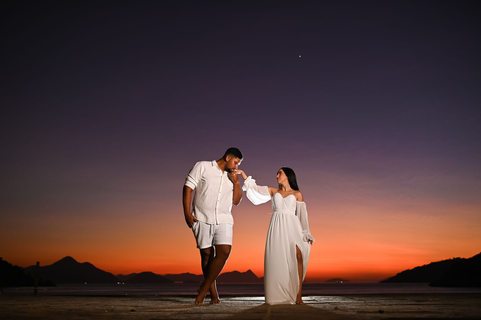 "Memórias Entrelaçadas: A Jornada de Richard e Vitória" - 2 - 5