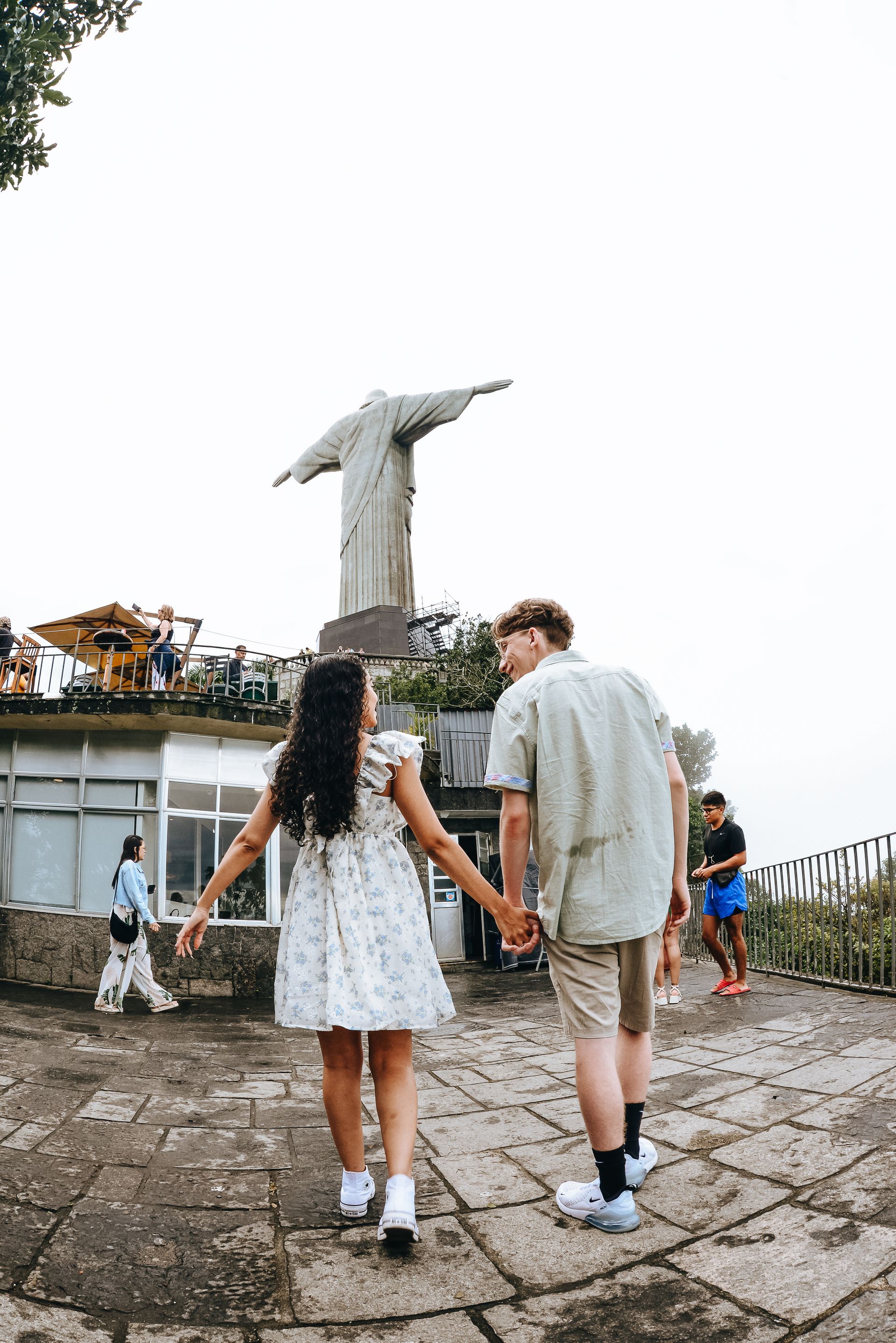 "Amor ao Redentor: Um Pedido de Casamento Inesquecível no Coração do Rio" - 2 - 6