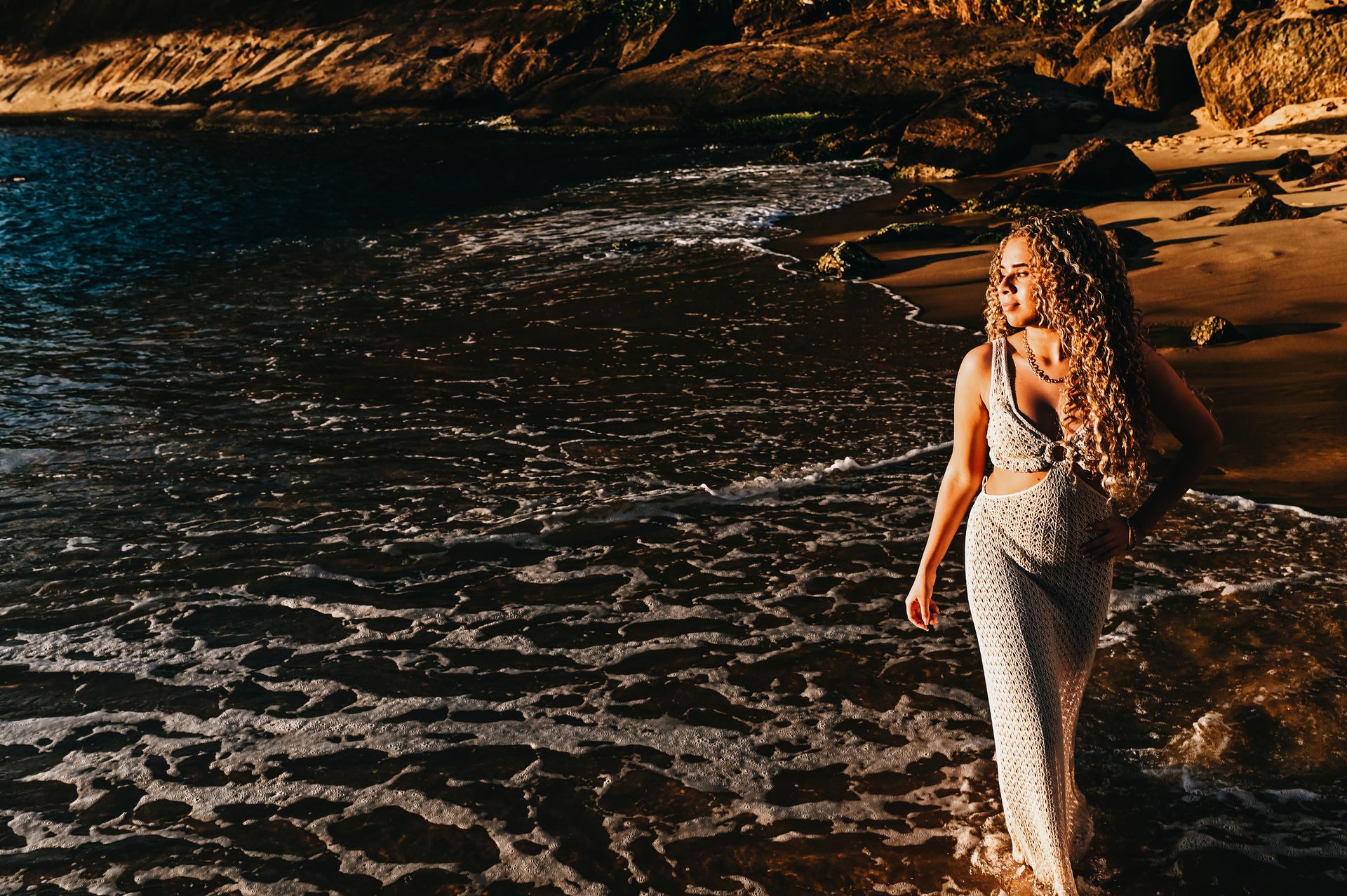 "Bárbara: Sonhos ao amanhacer na Praia" - 2 - 24