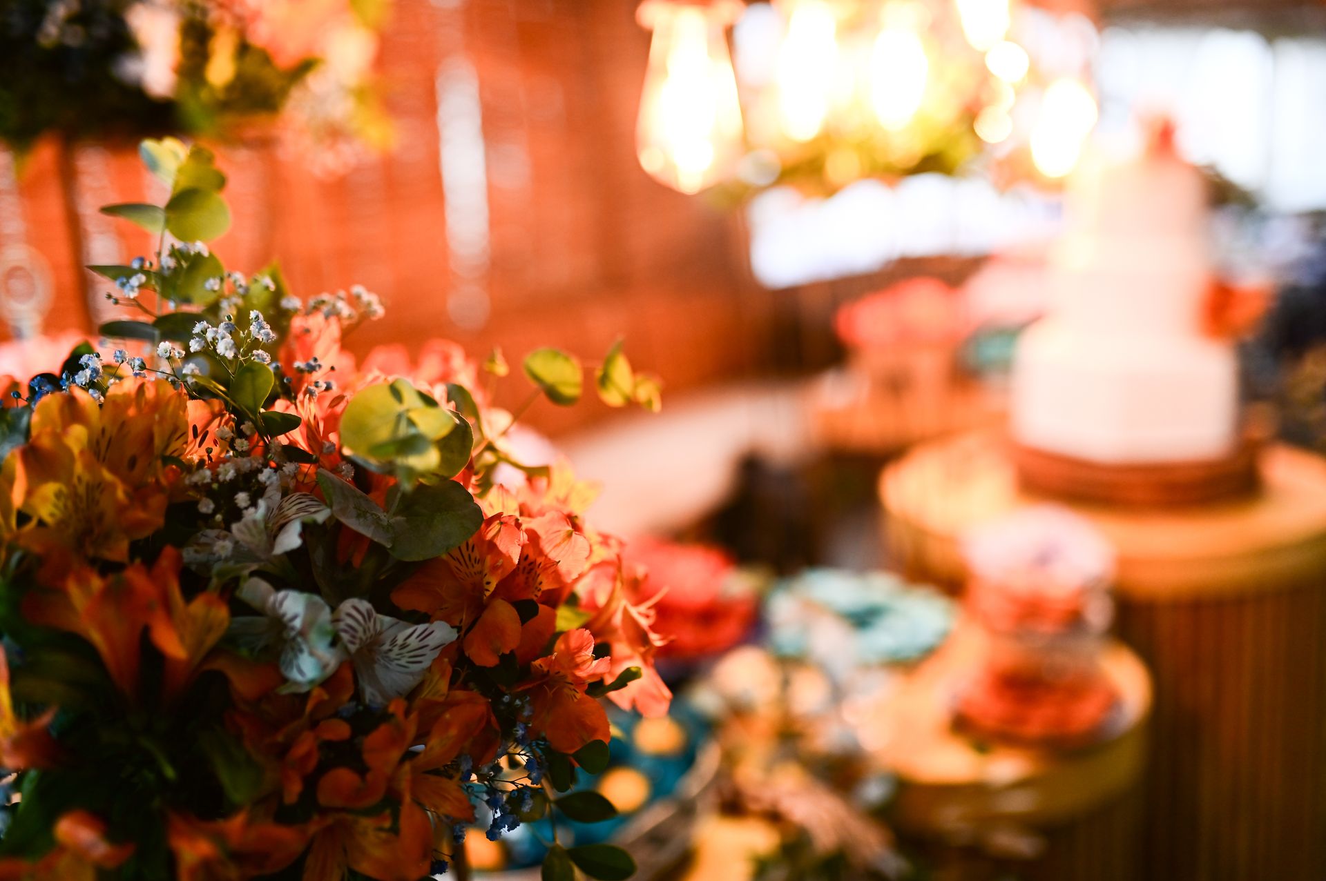 Amor Sob a Chuva: O Encantador Casamento de Roberta e Alessandro na Praia da Barra da Tijuca - 2 - 21