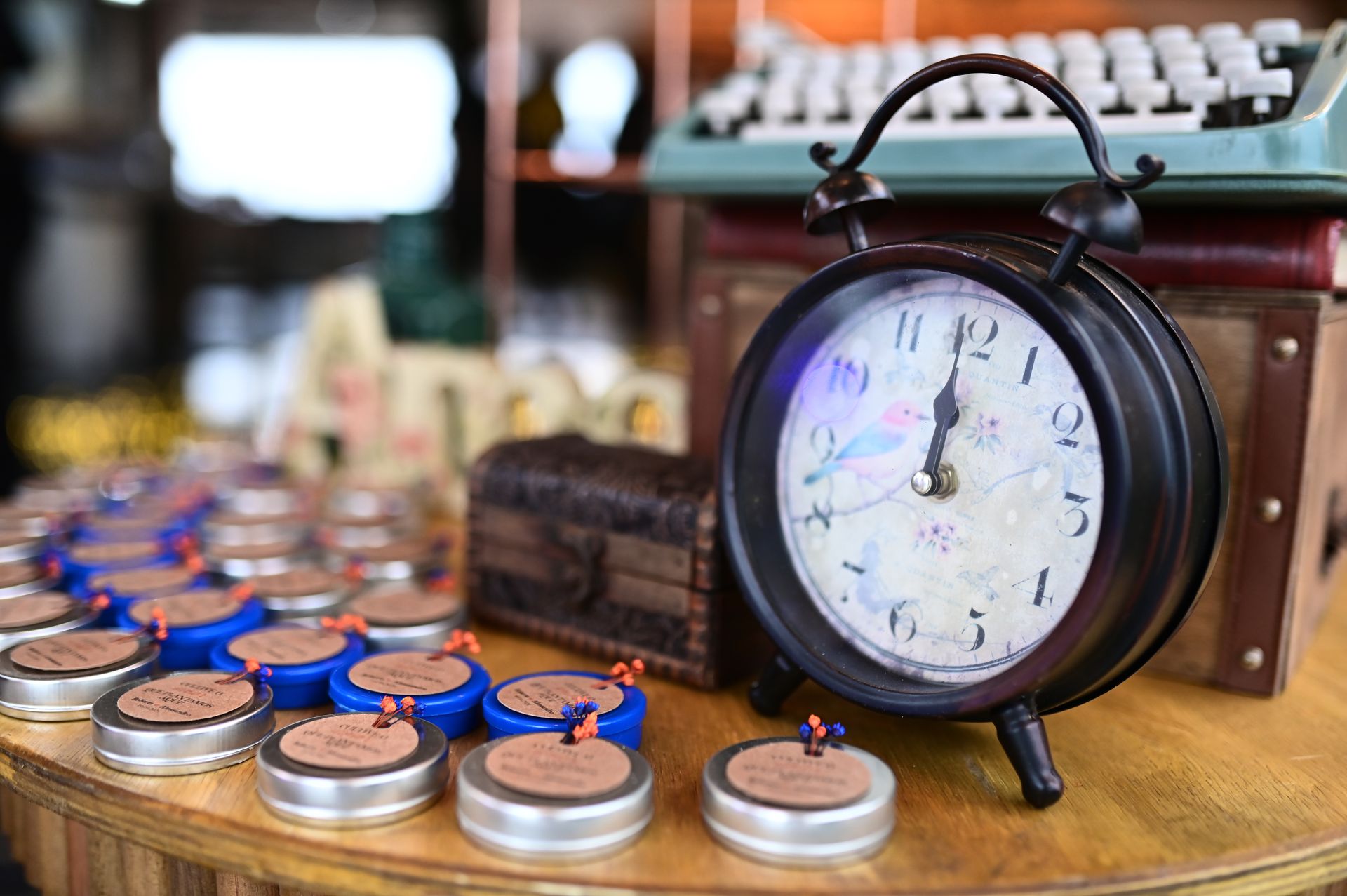 Amor Sob a Chuva: O Encantador Casamento de Roberta e Alessandro na Praia da Barra da Tijuca - 2 - 24
