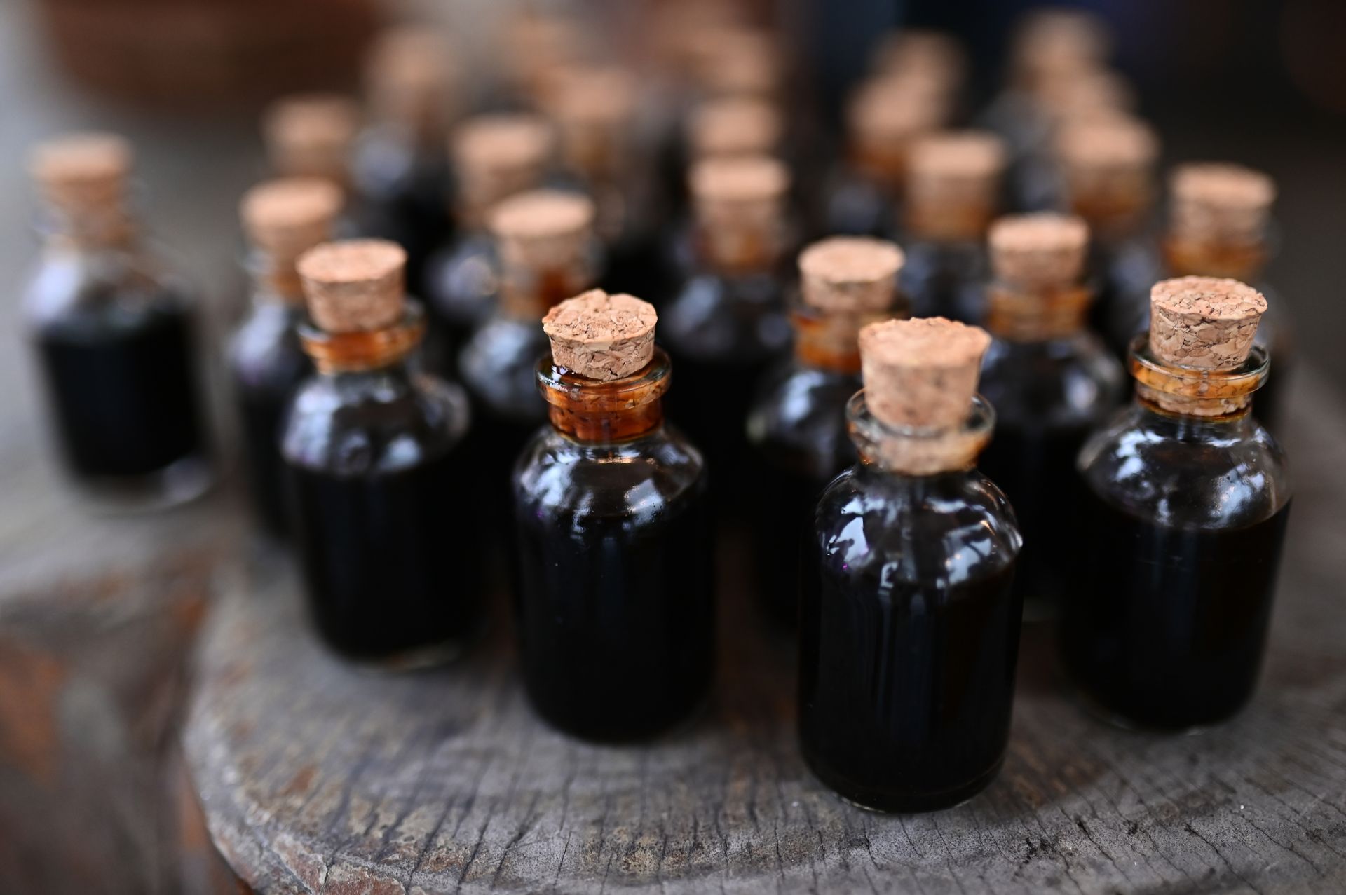 Amor Sob a Chuva: O Encantador Casamento de Roberta e Alessandro na Praia da Barra da Tijuca - 2 - 26