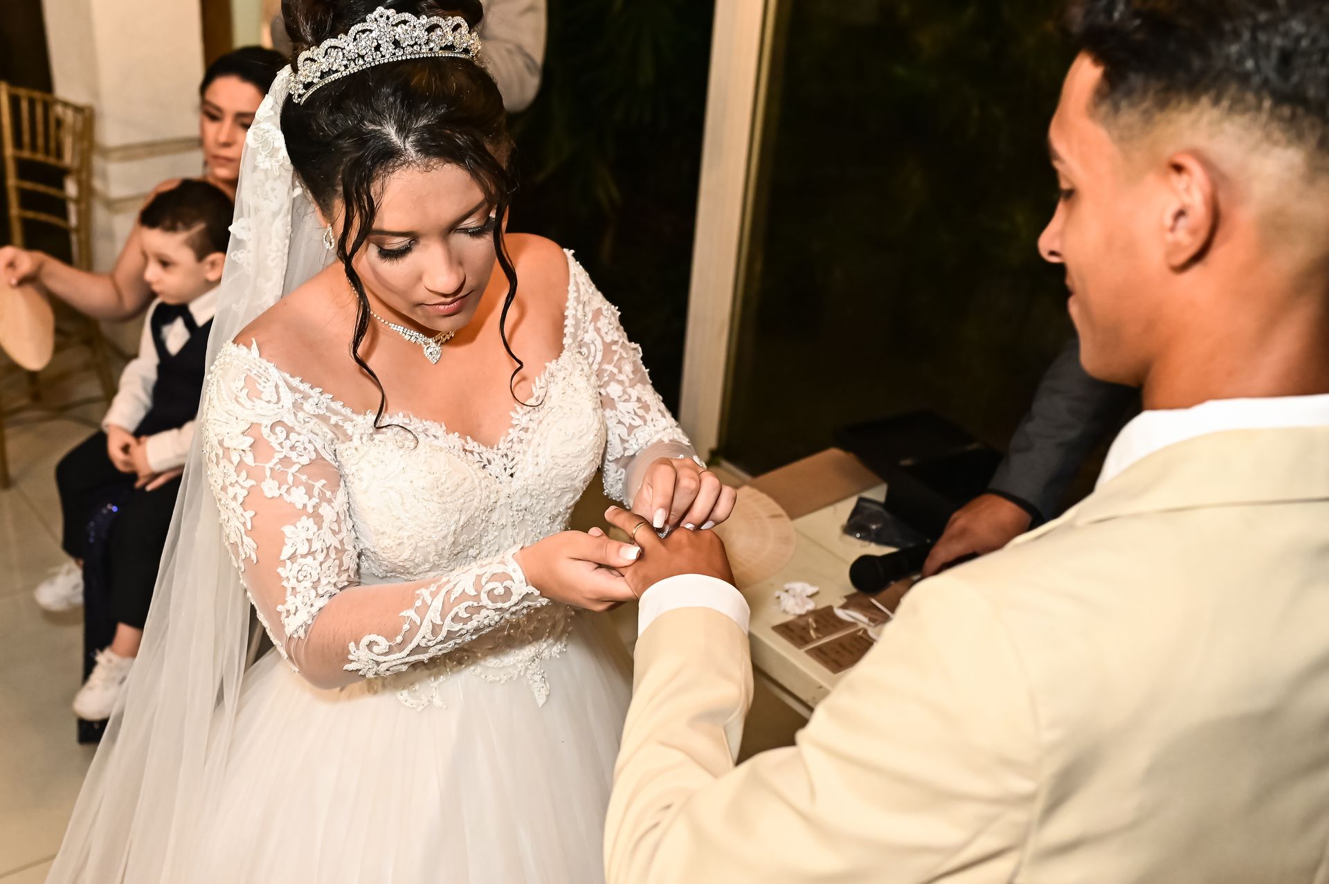 “Um Amor Abençoado: O Início de uma Jornada com Deus” - 2 - 15