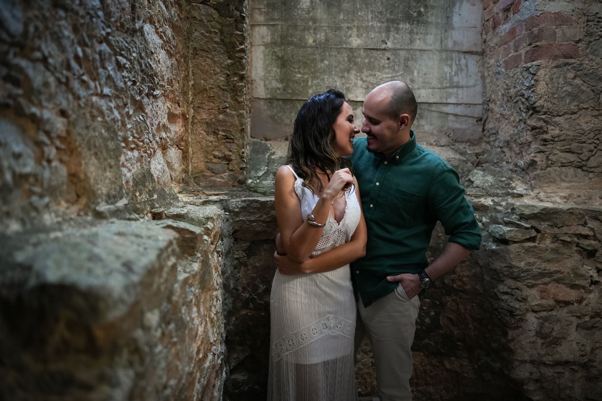 “Entre Ruínas e Céu Azul: O Amor de Clarissa & Gustavo” - 2 - 14