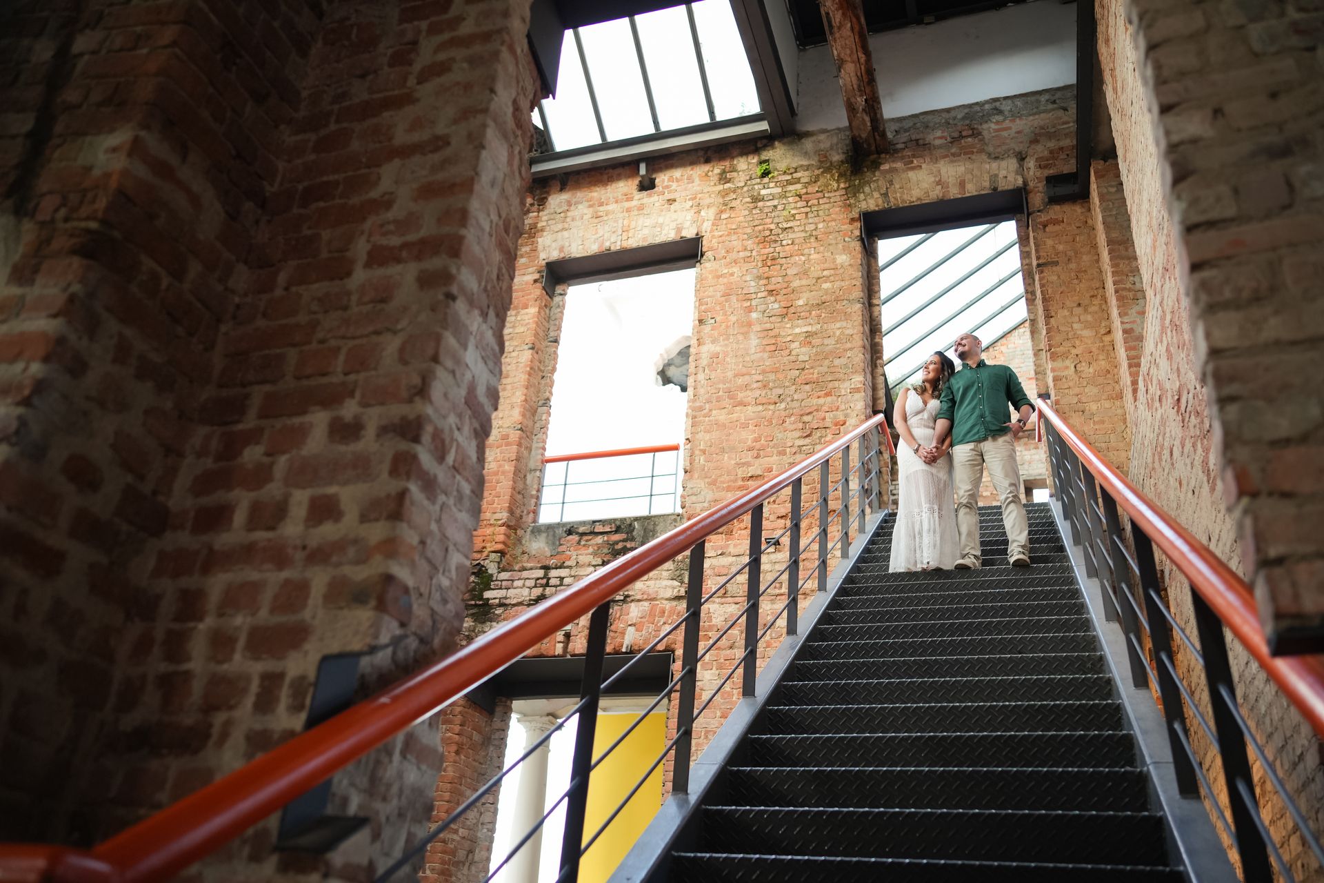 “Entre Ruínas e Céu Azul: O Amor de Clarissa & Gustavo” - 2 - 17