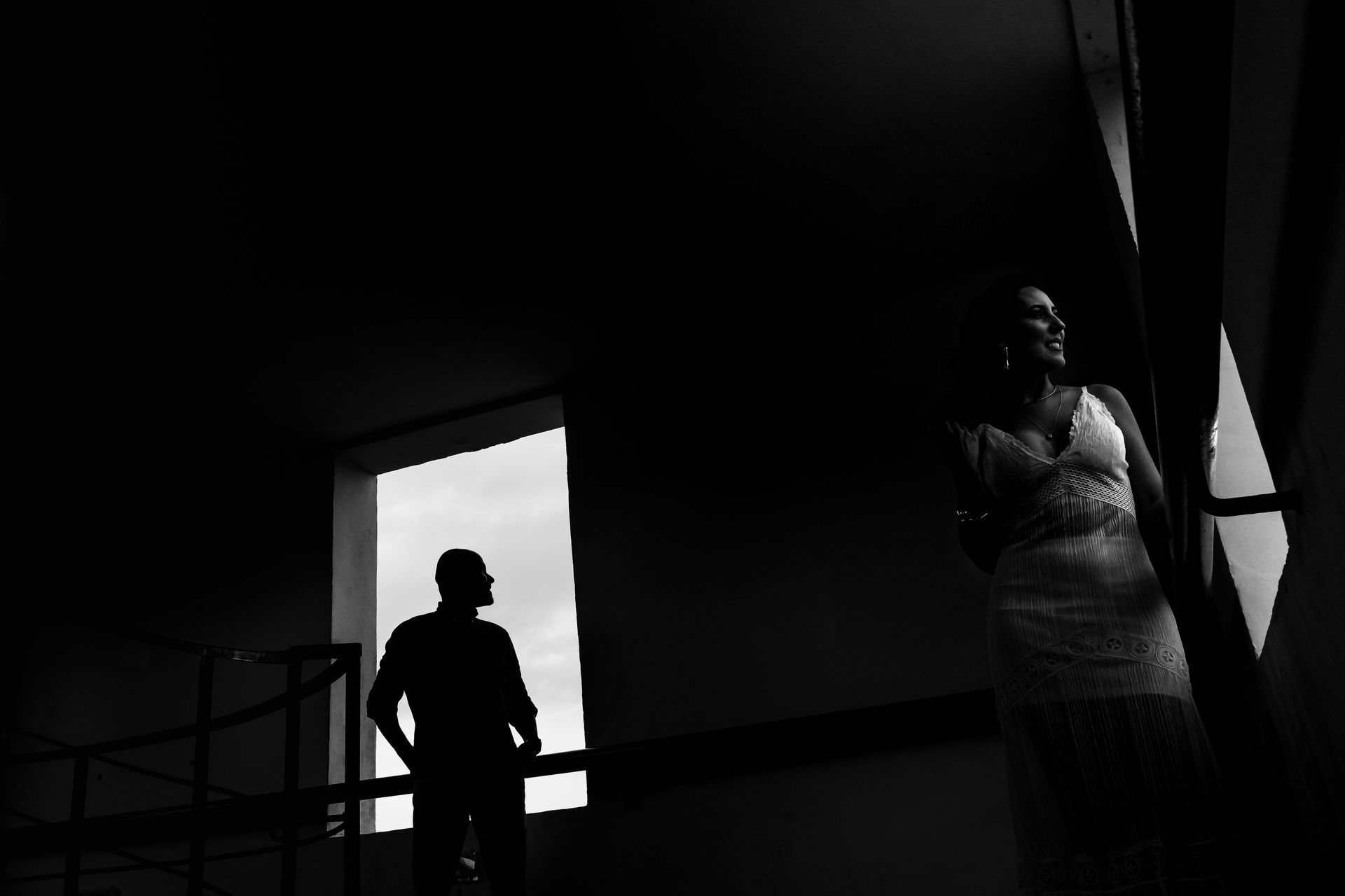 “Entre Ruínas e Céu Azul: O Amor de Clarissa & Gustavo” - 2 - 28