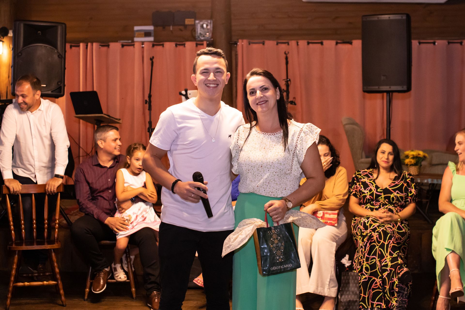 Ana Júlia - Confraternização - 2 - 0