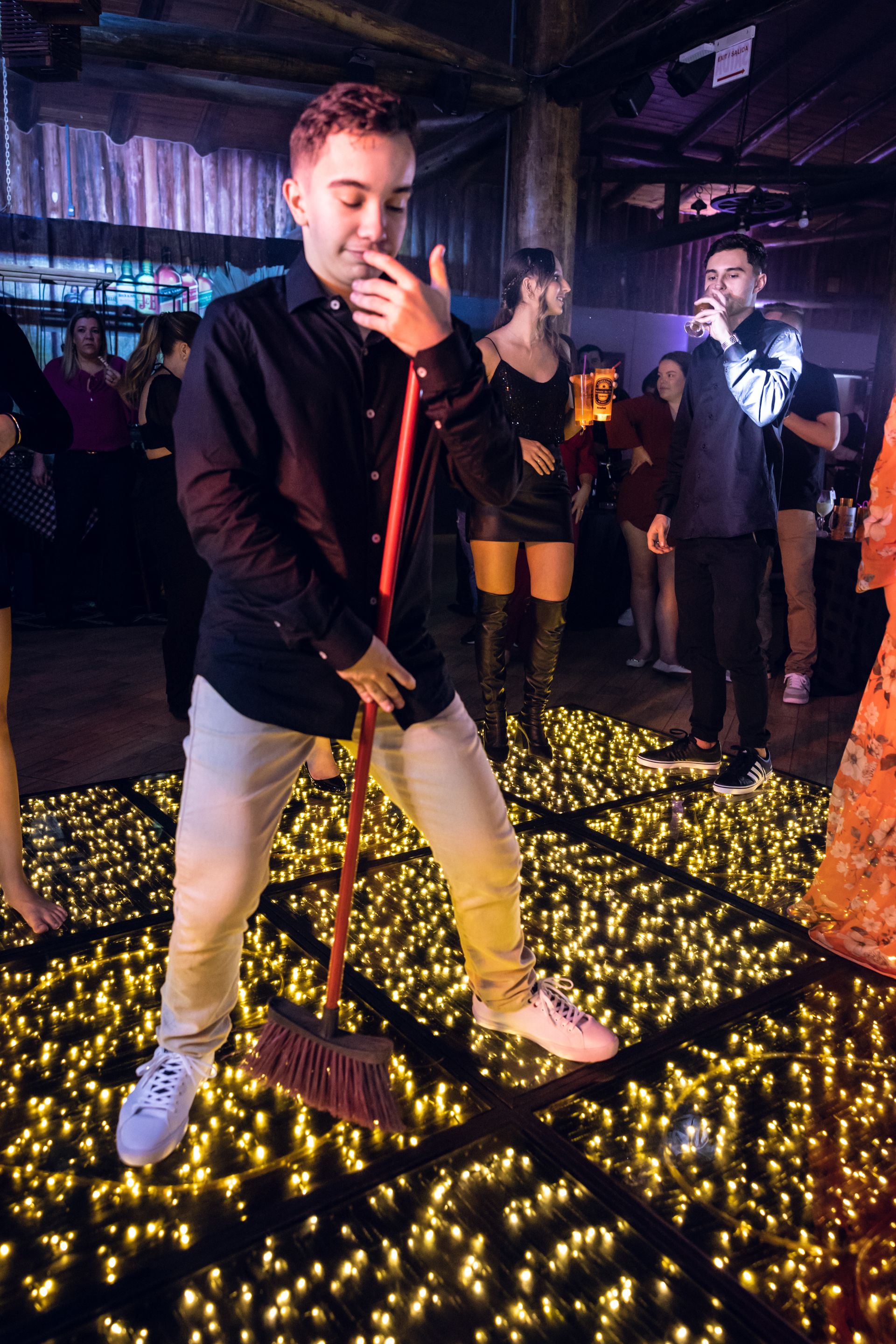 Gustavo - 18 anos - 2 - 1