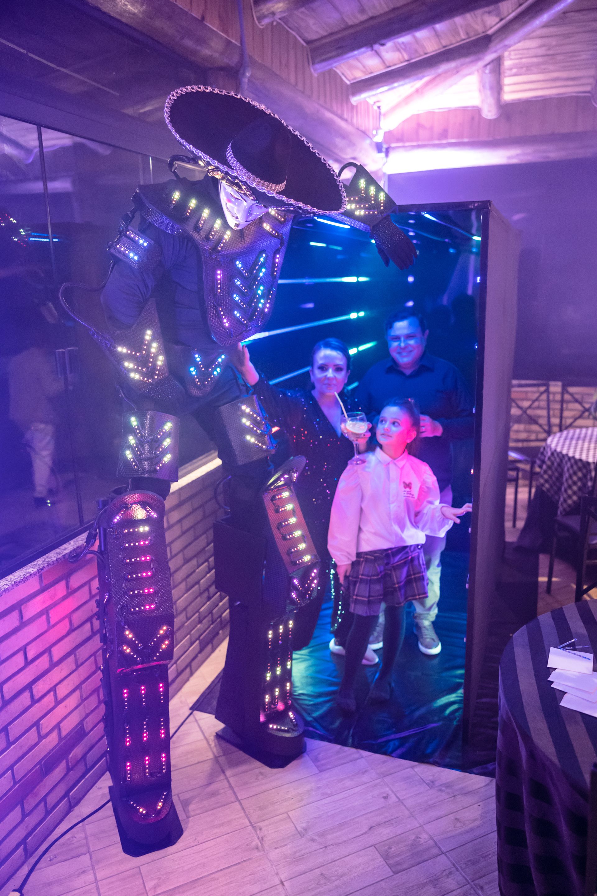 Gustavo - 18 anos - 2 - 1